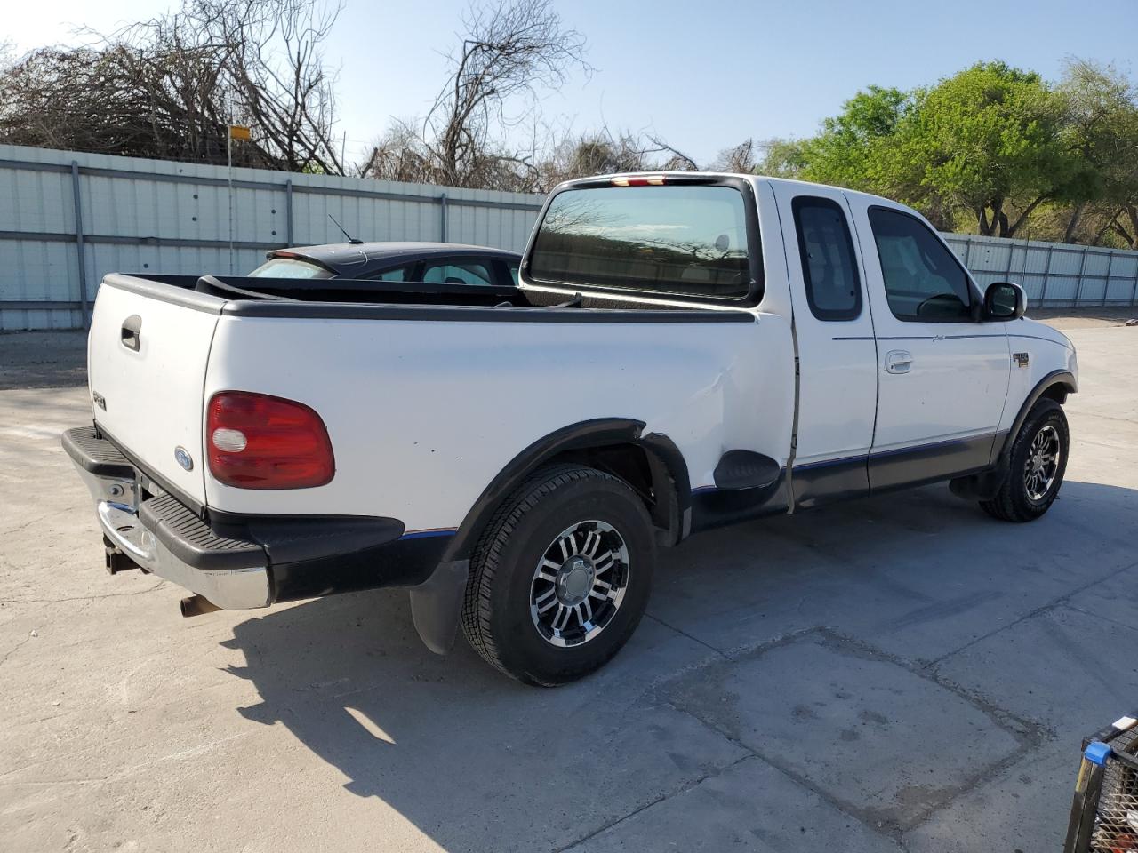 Photo 2 VIN: 1FTDX0767VKA88564 - FORD F-150 