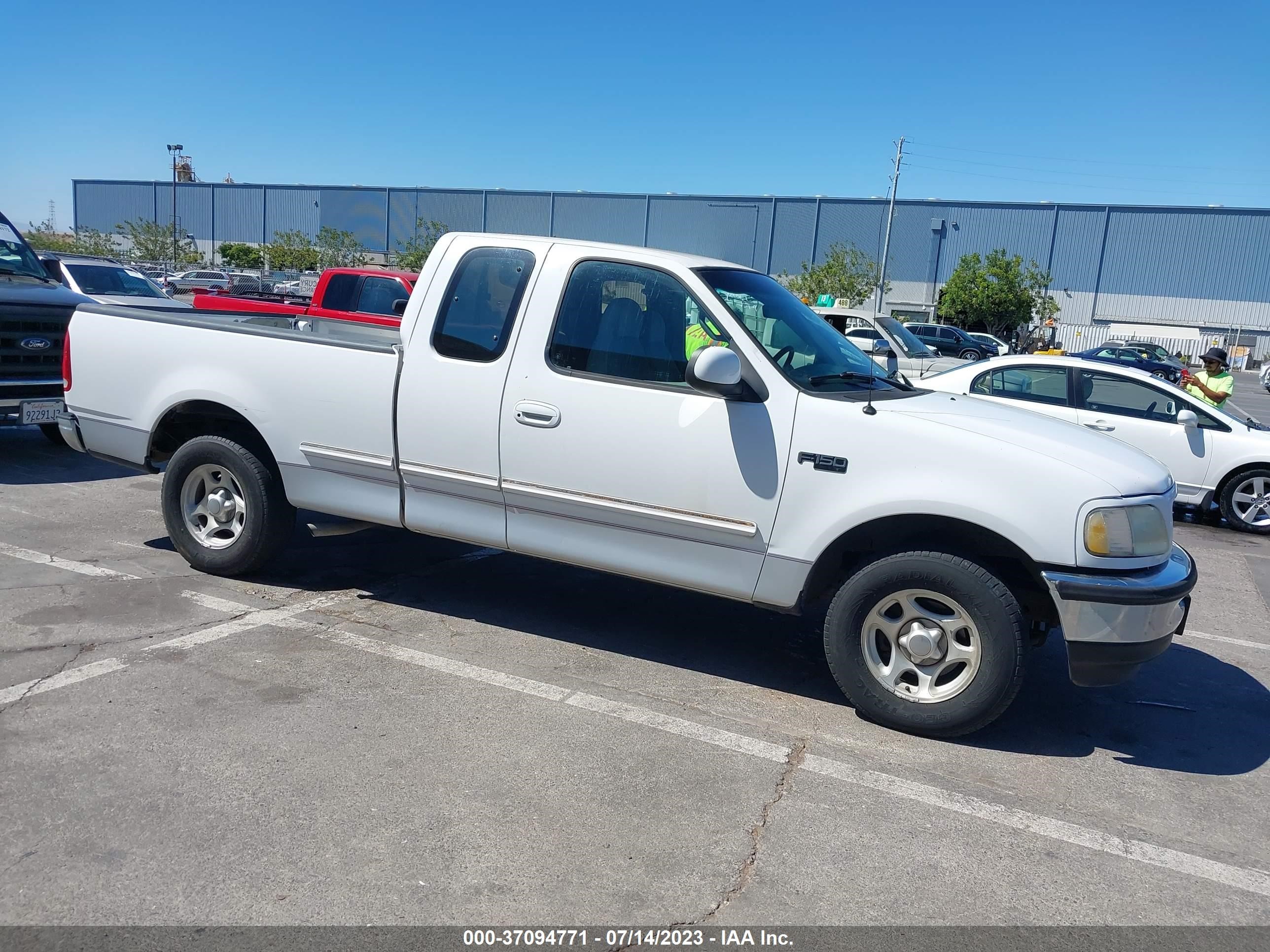 Photo 12 VIN: 1FTDX1768VKC86530 - FORD F-150 