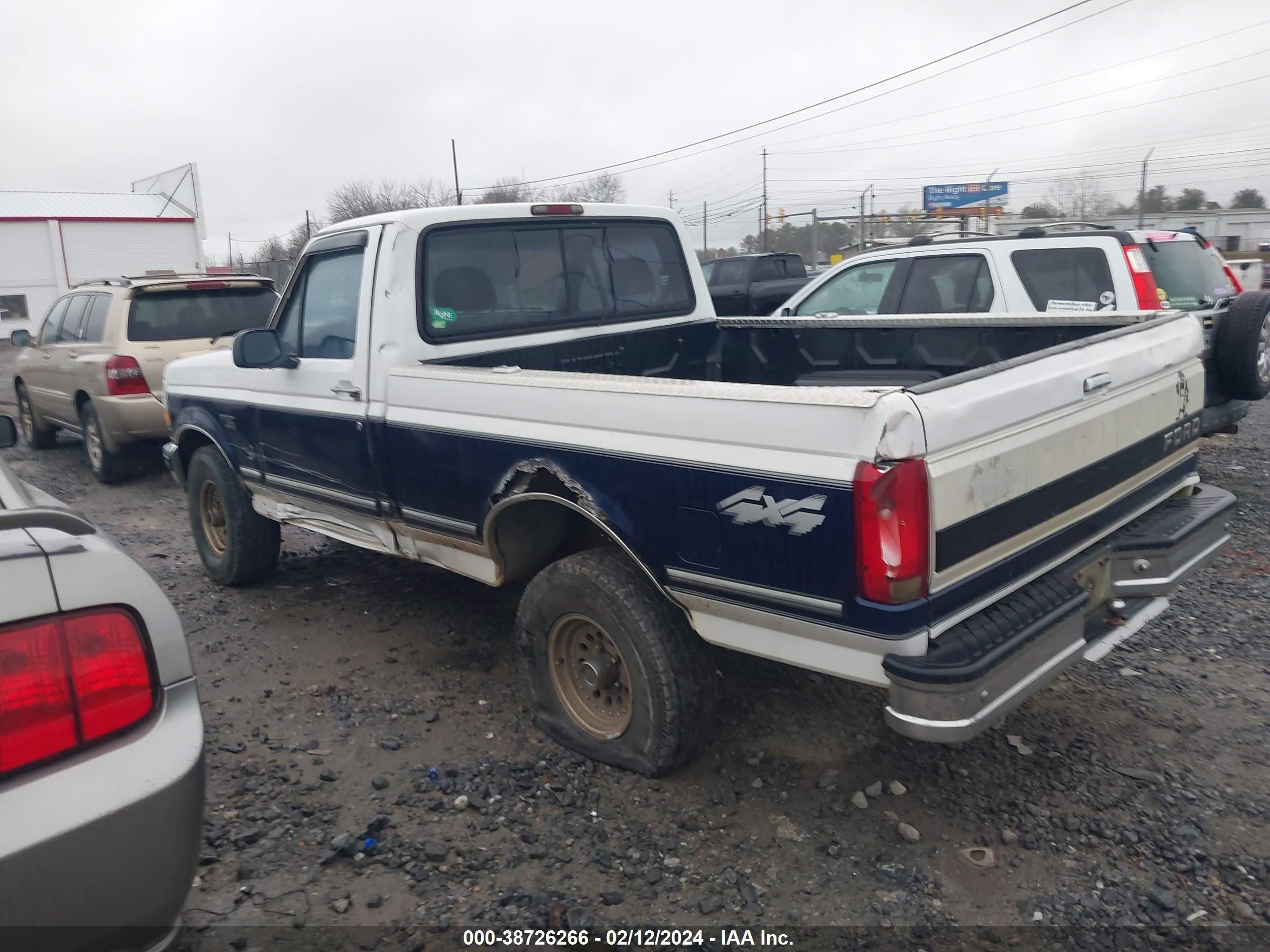 Photo 2 VIN: 1FTEF14N3SNB10952 - FORD F-150 