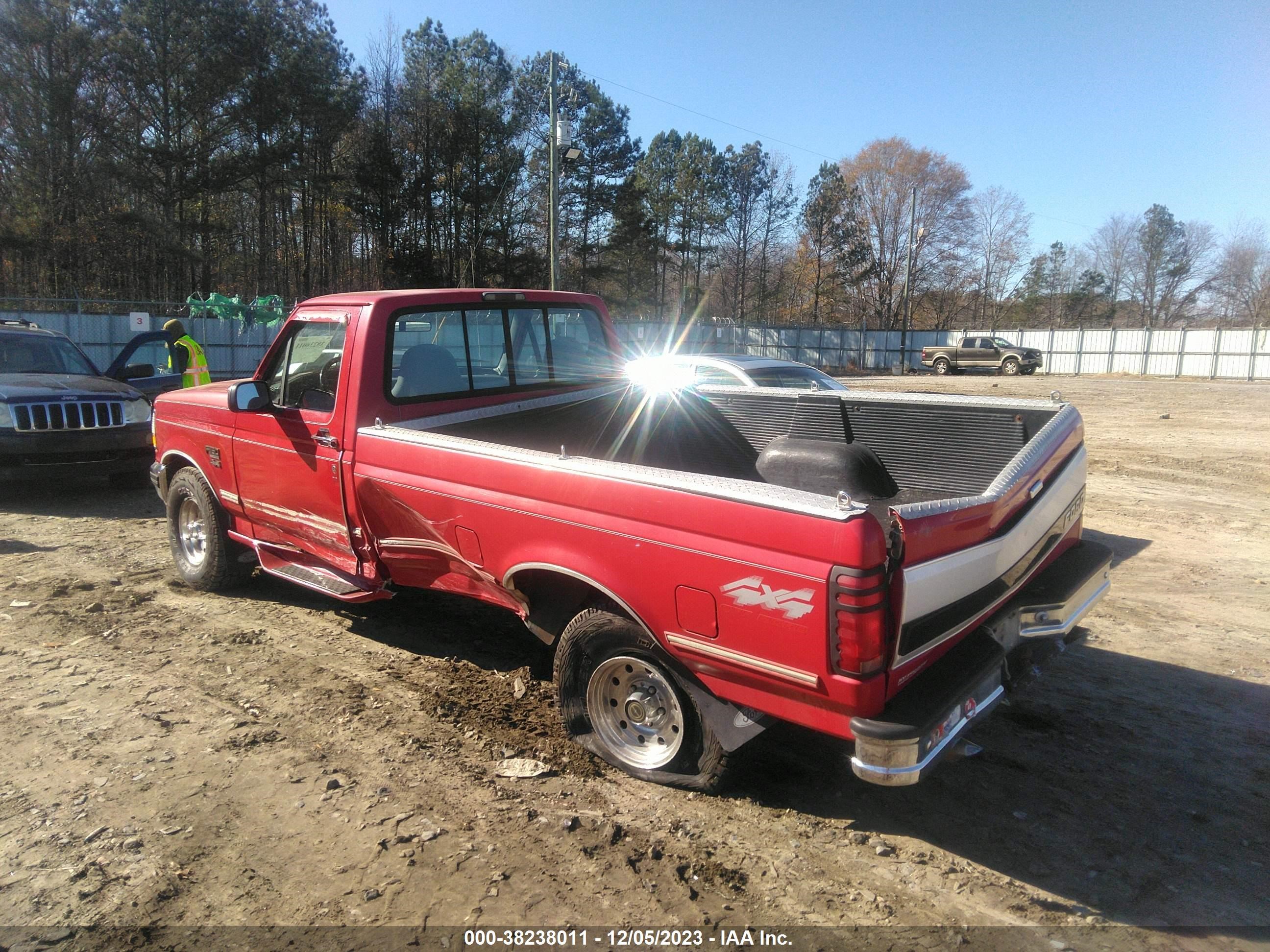 Photo 2 VIN: 1FTEF14N5SNB71588 - FORD F-150 