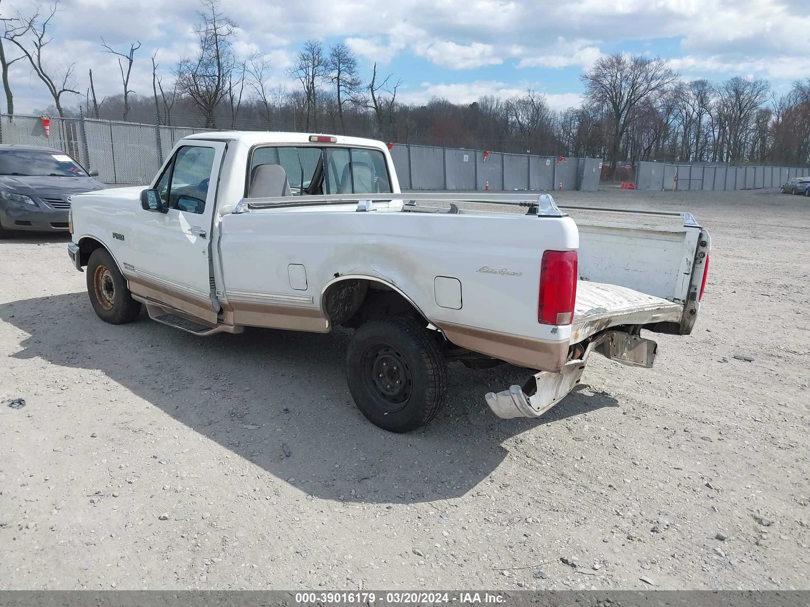 Photo 2 VIN: 1FTEF15N6TNA16838 - FORD F-150 