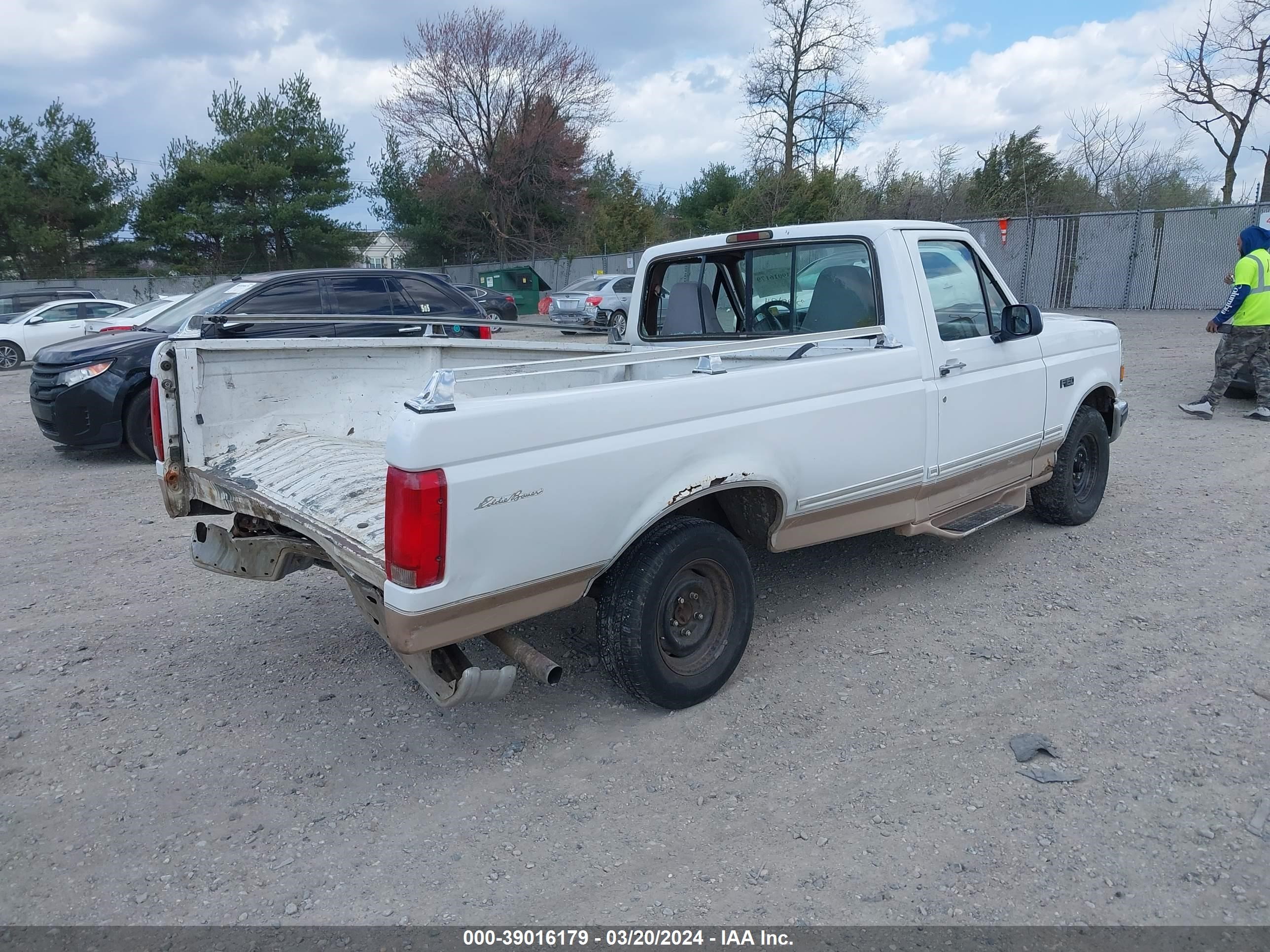 Photo 3 VIN: 1FTEF15N6TNA16838 - FORD F-150 