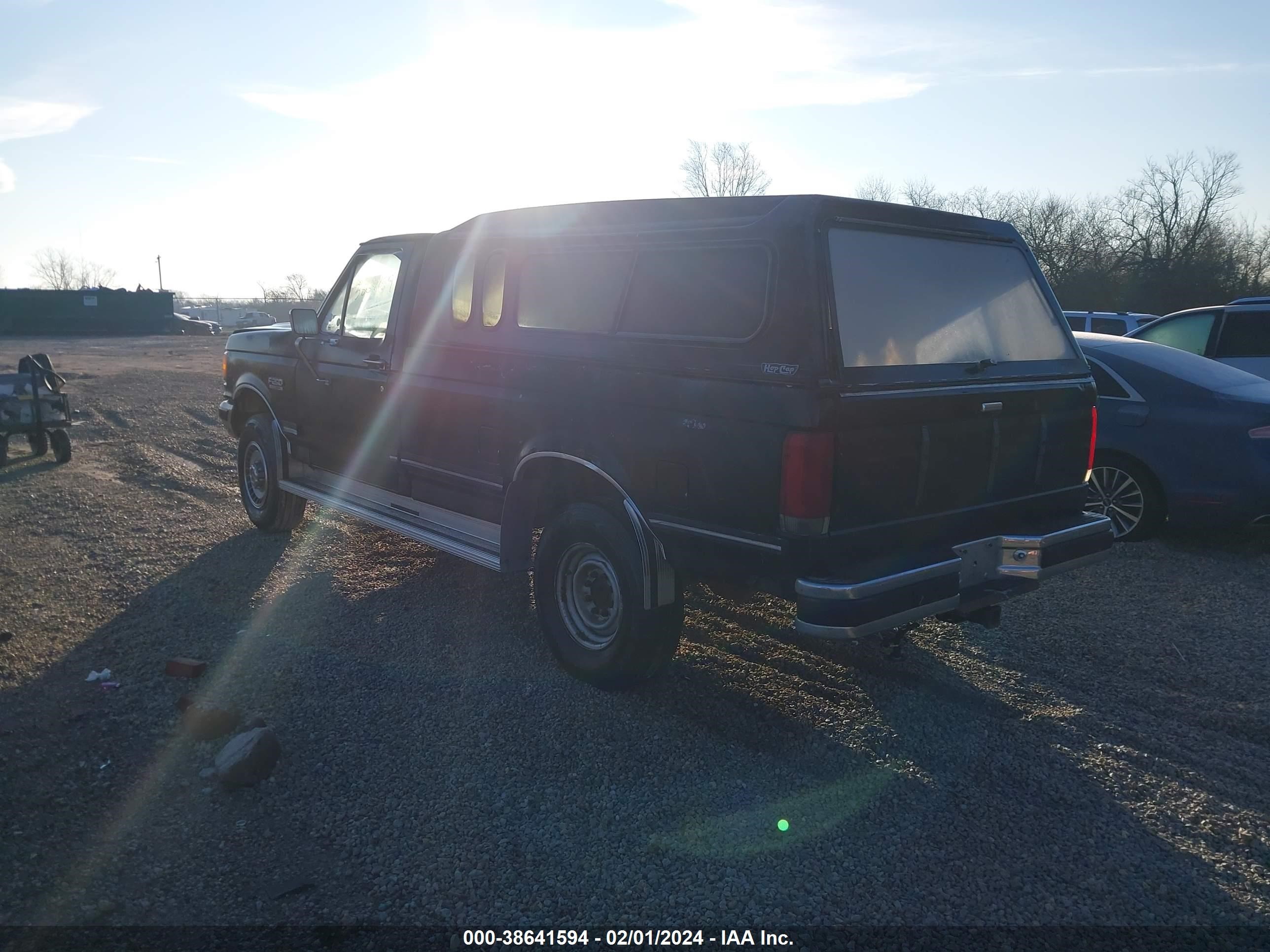 Photo 2 VIN: 1FTEF26H2JNB80163 - FORD F250 