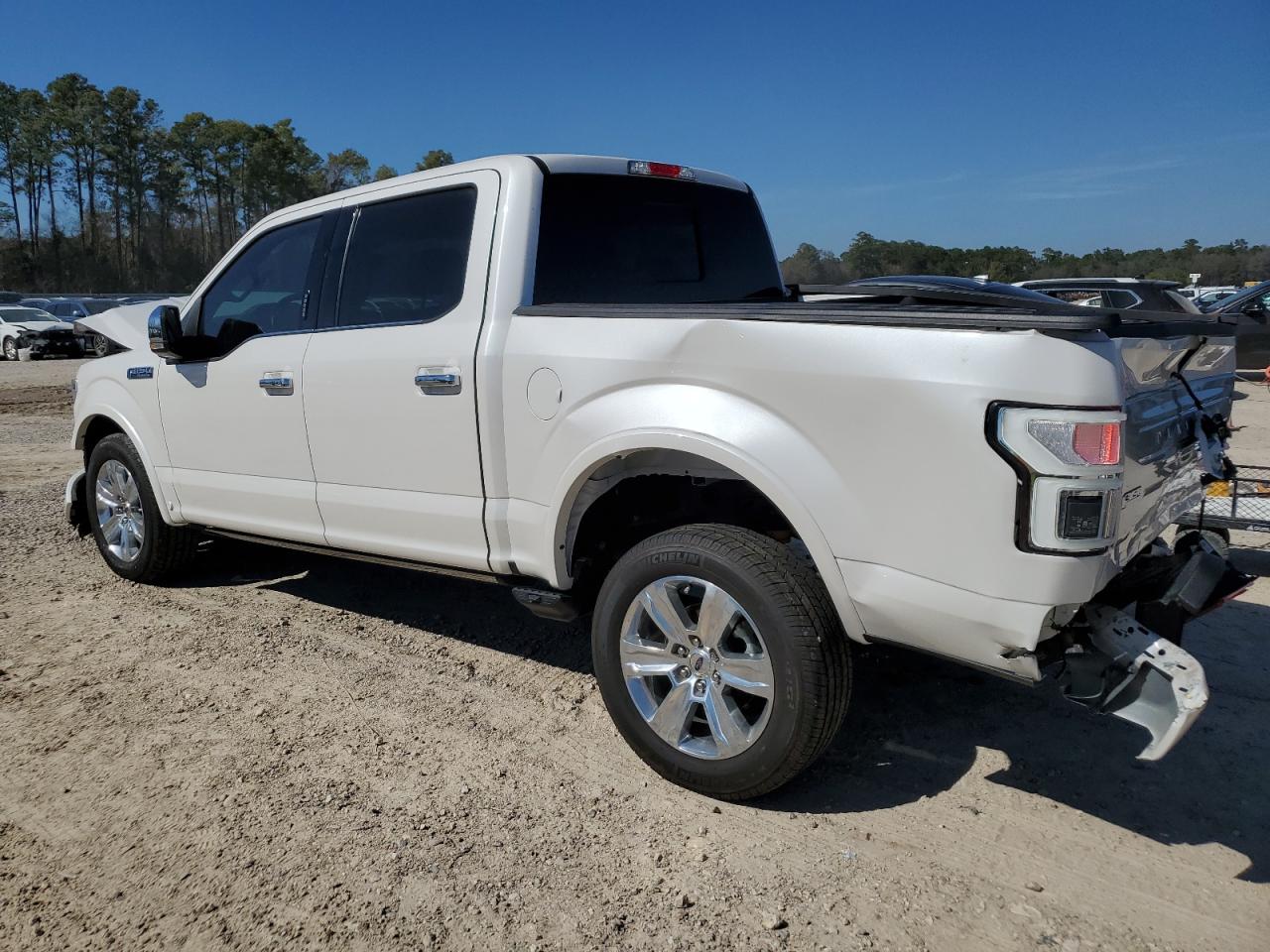 Photo 1 VIN: 1FTEW1CG7JFE04060 - FORD F-150 