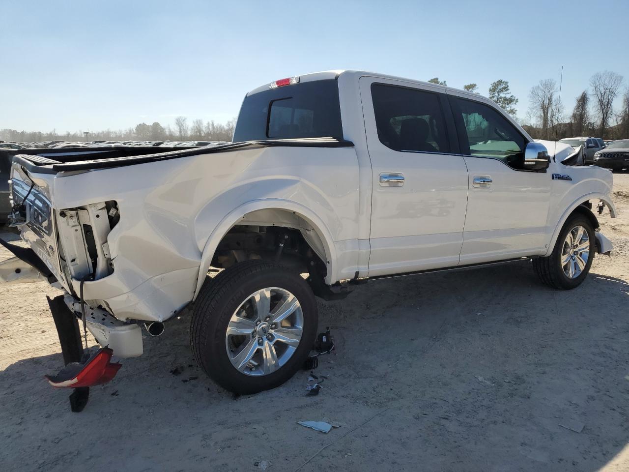 Photo 2 VIN: 1FTEW1CG7JFE04060 - FORD F-150 