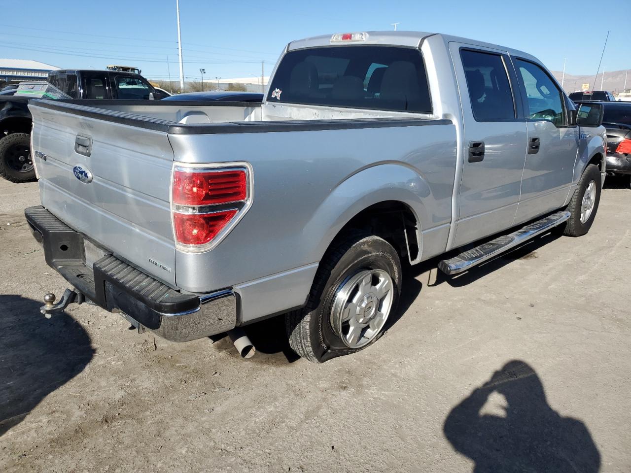 Photo 2 VIN: 1FTEW1CM1BFB03677 - FORD F-150 