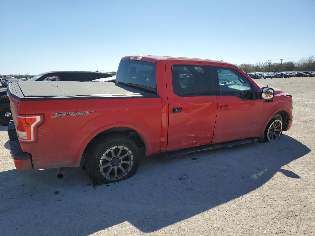 Photo 2 VIN: 1FTEW1CP1GKF95880 - FORD F-150 