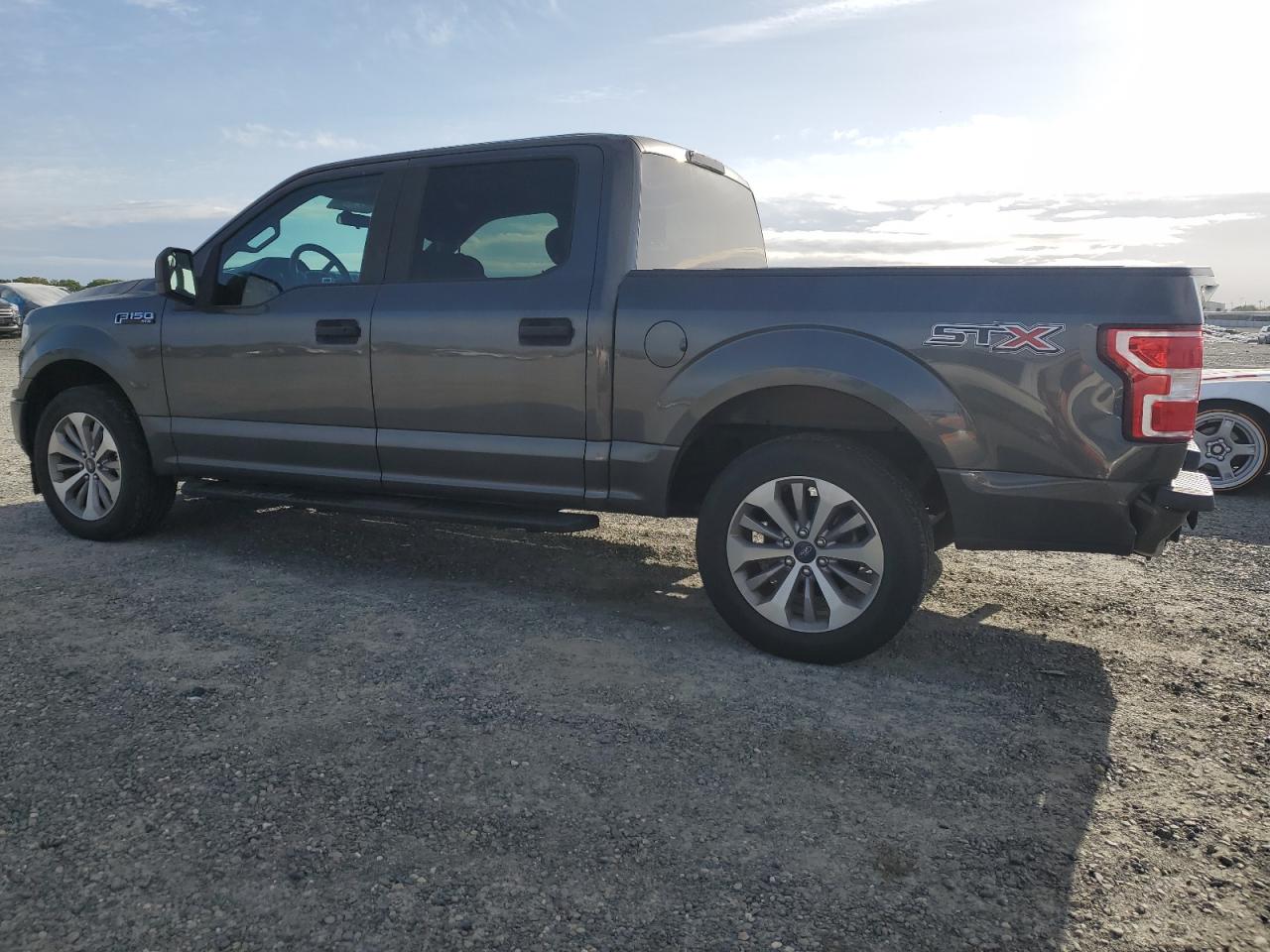 Photo 1 VIN: 1FTEW1CP1JKC64269 - FORD F-150 