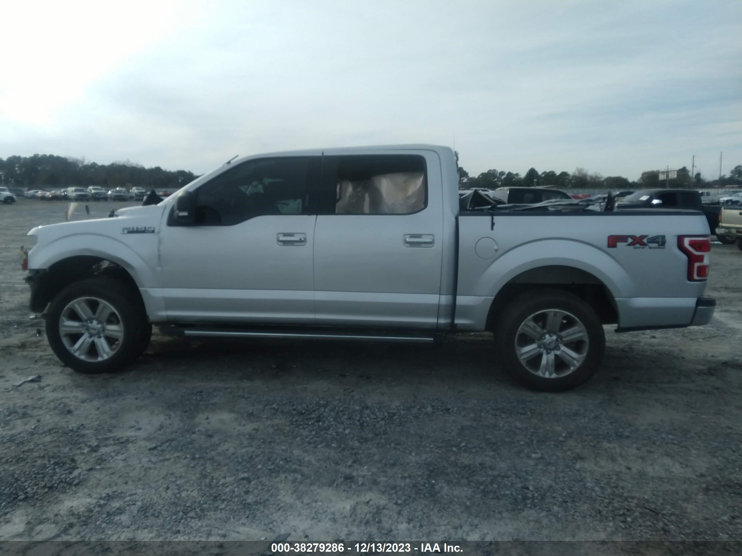 Photo 13 VIN: 1FTEW1E56JFB01430 - FORD F-150 