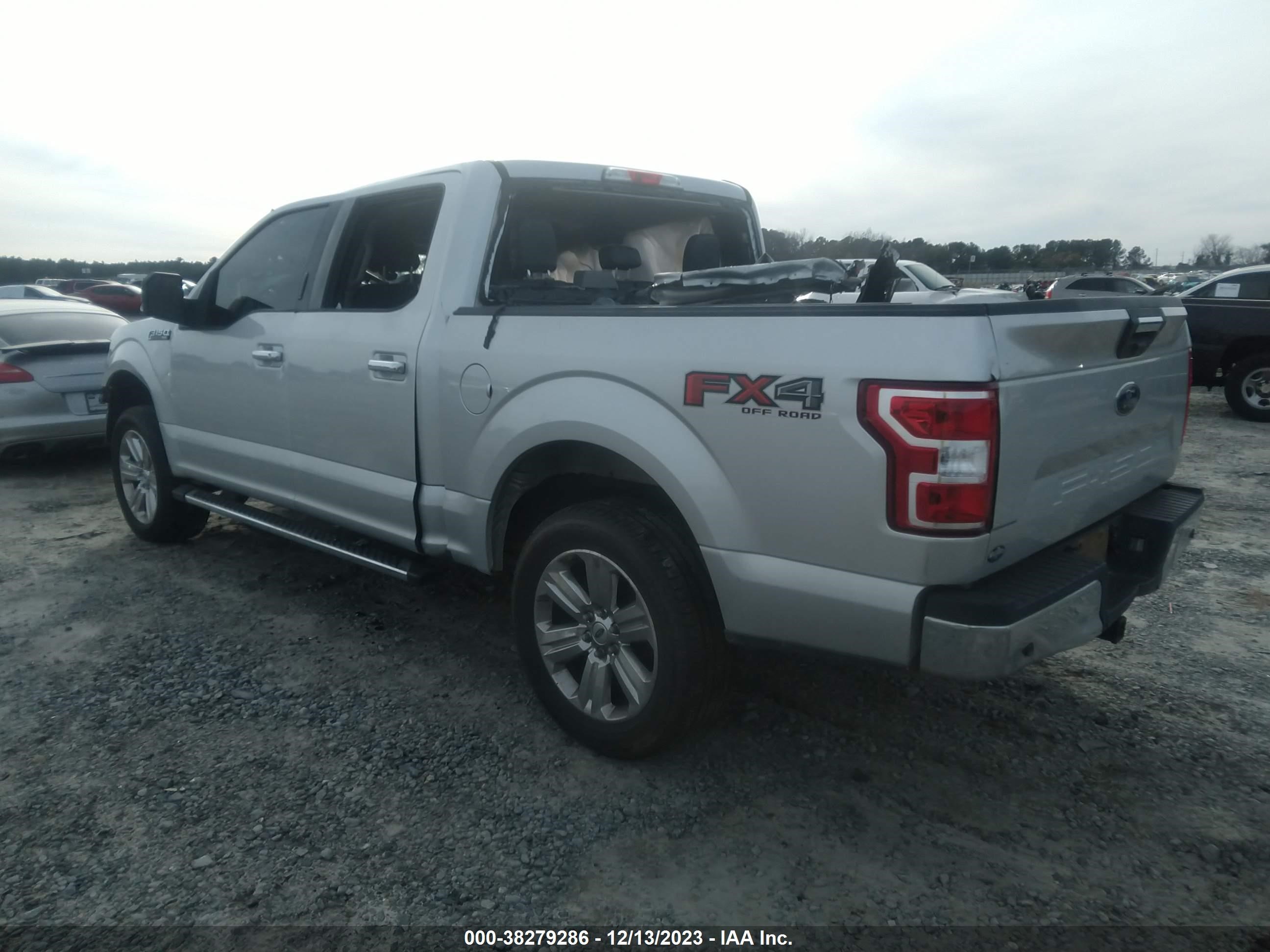 Photo 2 VIN: 1FTEW1E56JFB01430 - FORD F-150 