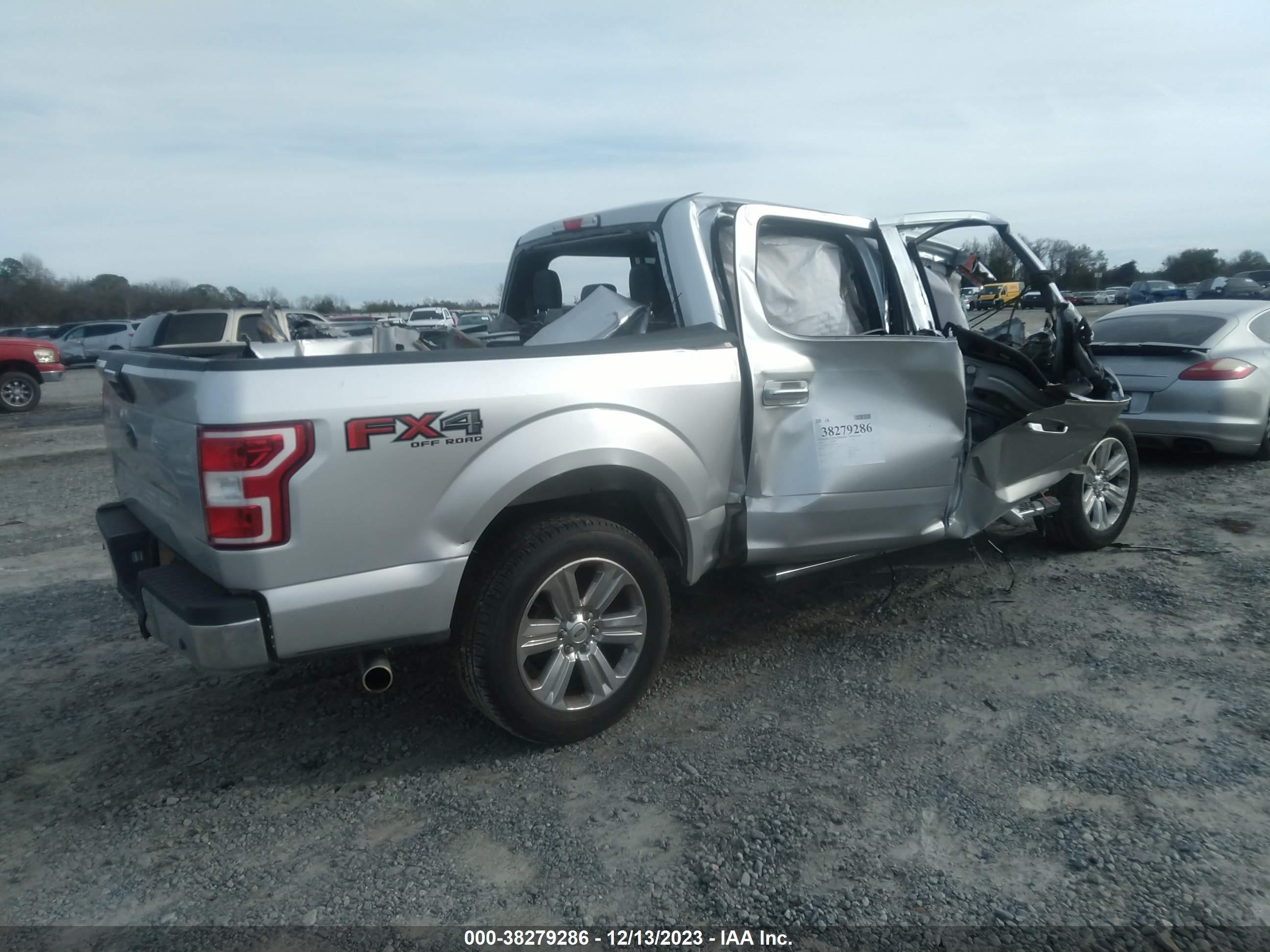 Photo 3 VIN: 1FTEW1E56JFB01430 - FORD F-150 