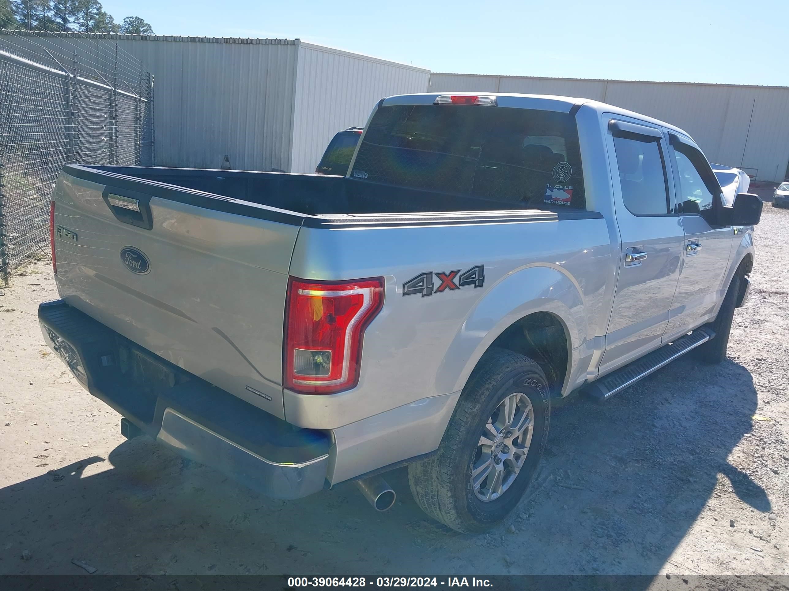 Photo 3 VIN: 1FTEW1EF6FKE45699 - FORD F-150 