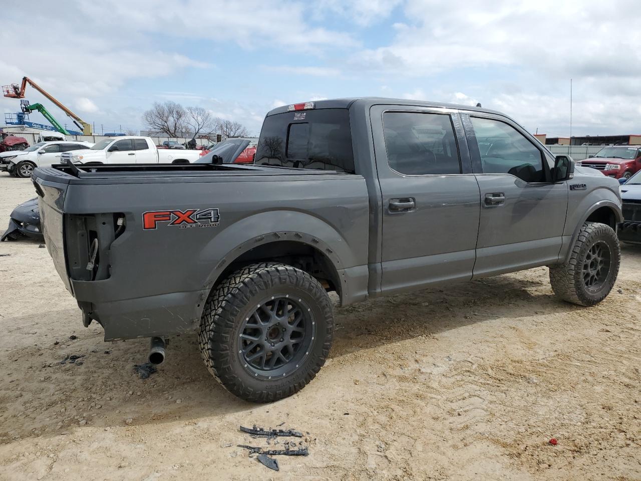 Photo 2 VIN: 1FTEW1EG0JFB69594 - FORD F-150 