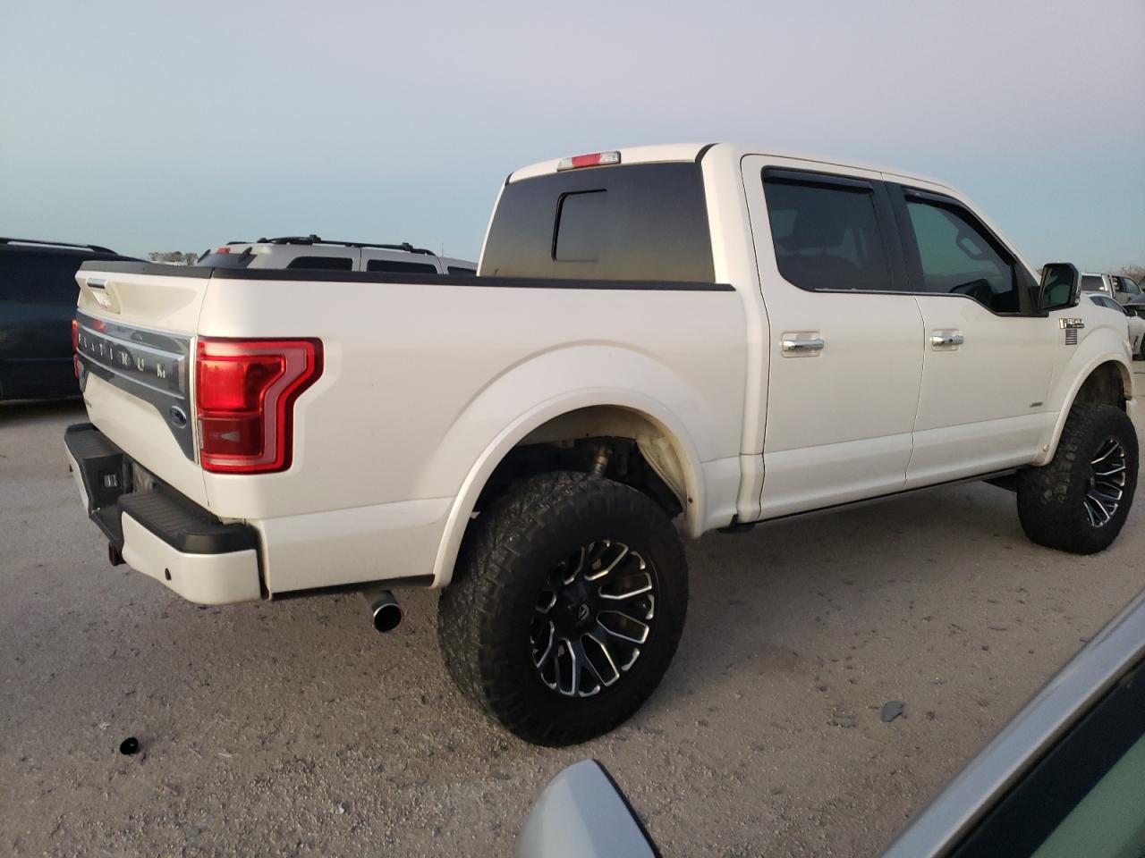 Photo 2 VIN: 1FTEW1EGXFFA98931 - FORD F-150 