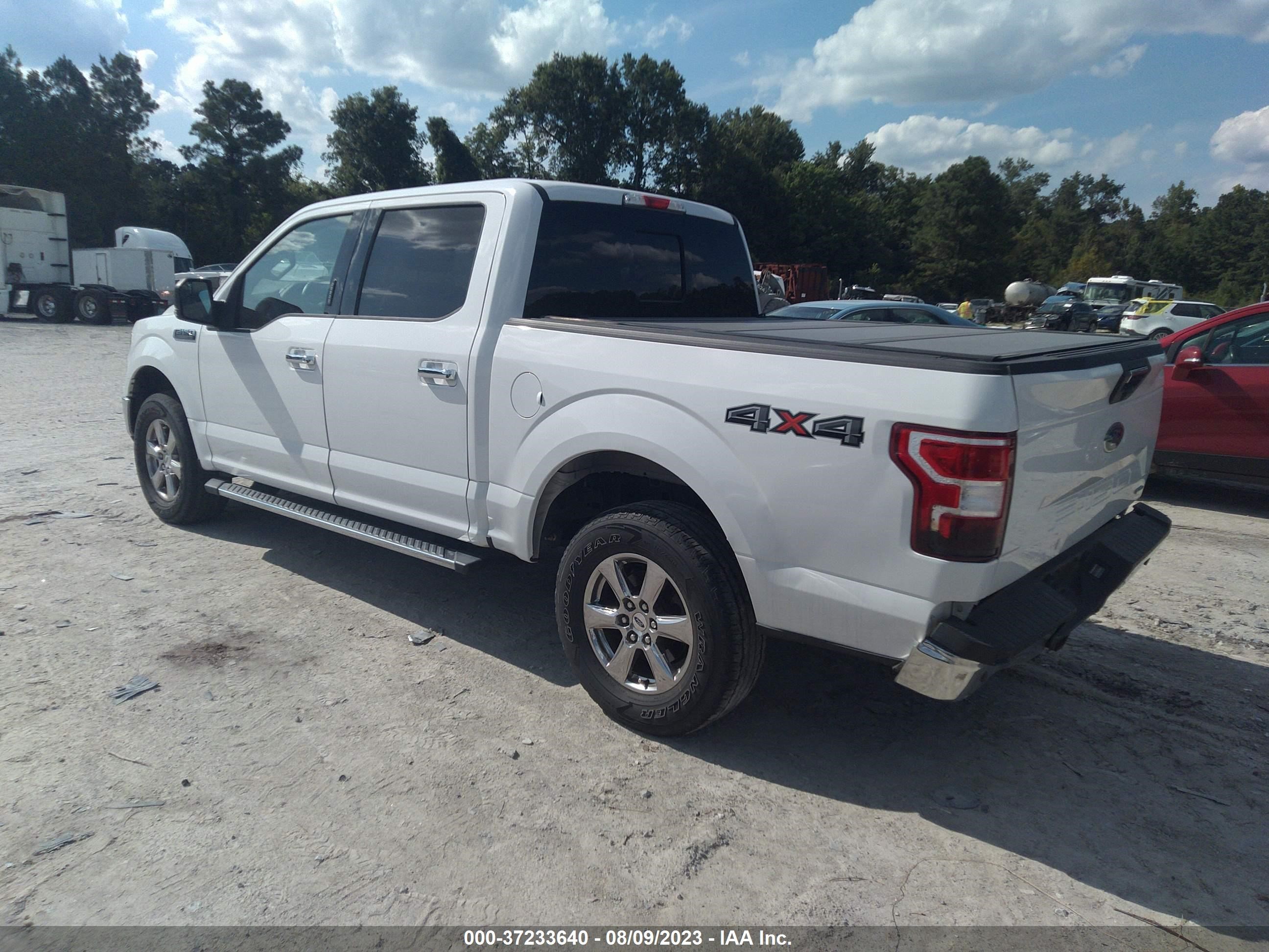 Photo 2 VIN: 1FTEW1EP7JFE37069 - FORD F-150 