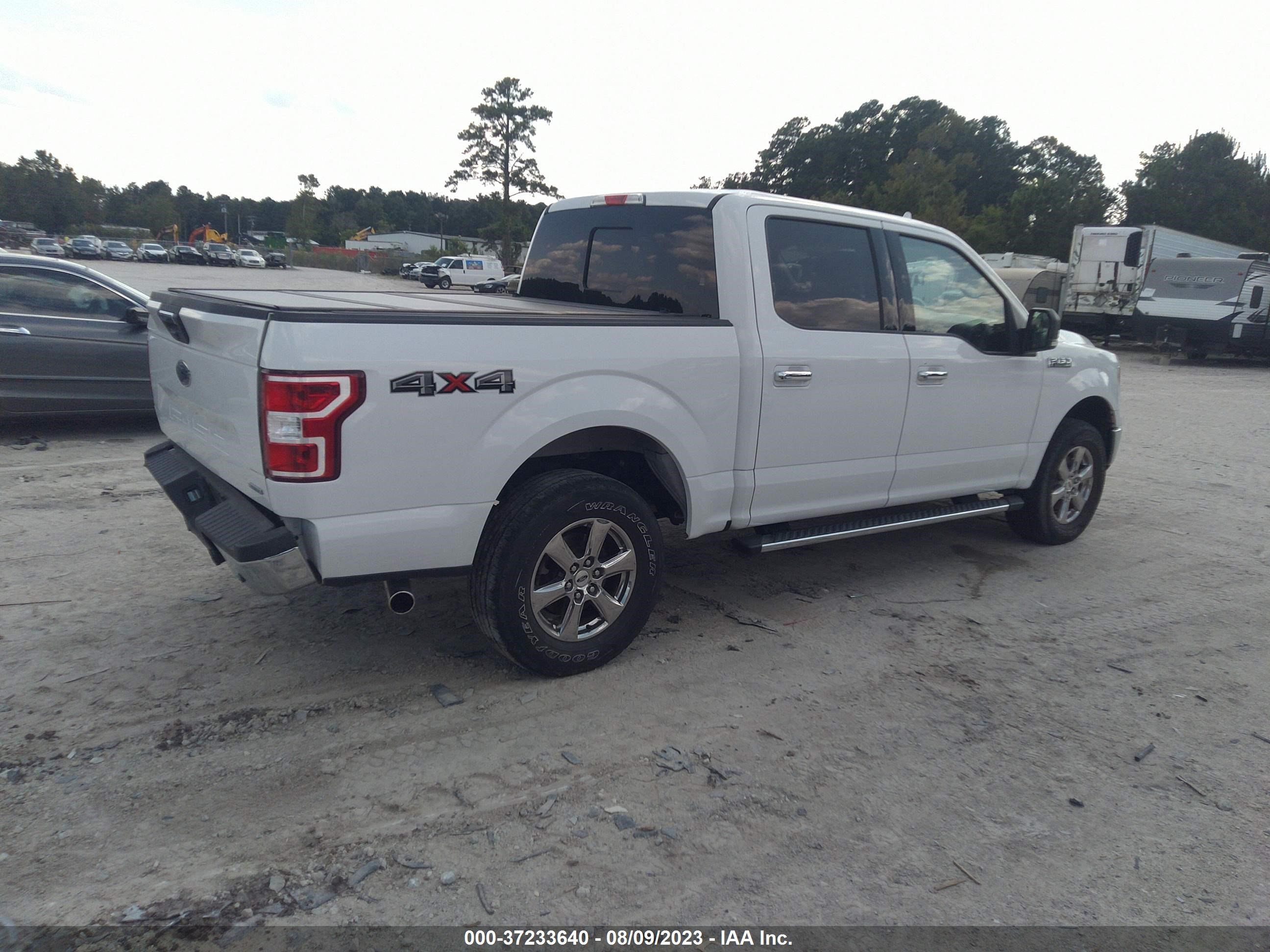 Photo 3 VIN: 1FTEW1EP7JFE37069 - FORD F-150 