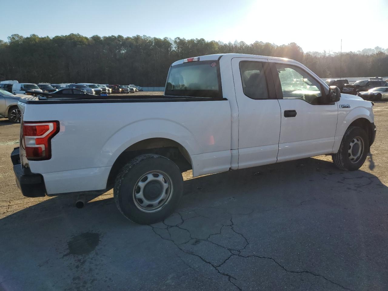 Photo 2 VIN: 1FTEX1C55JKF43543 - FORD F-150 