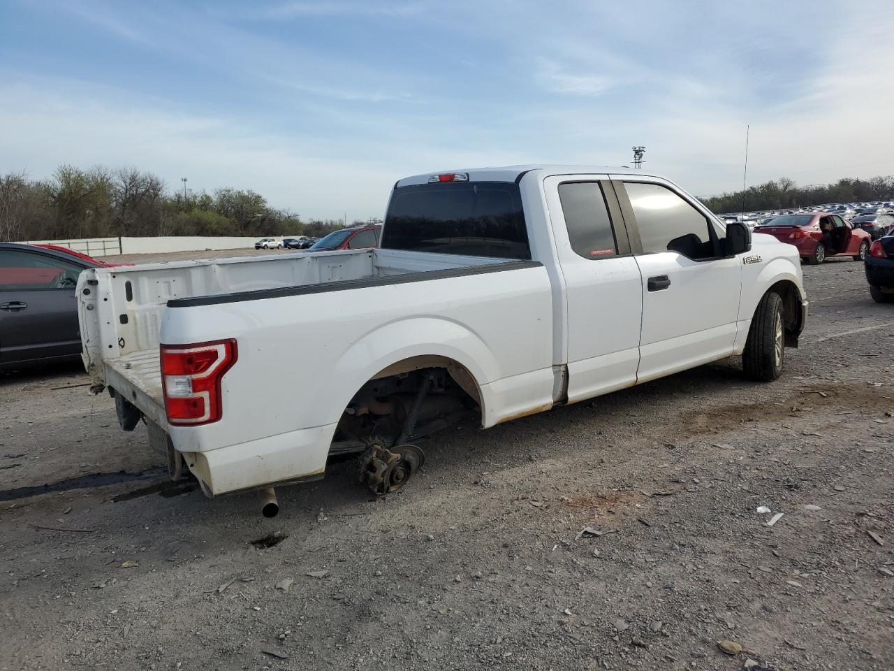 Photo 2 VIN: 1FTEX1C55JKF84206 - FORD F-150 