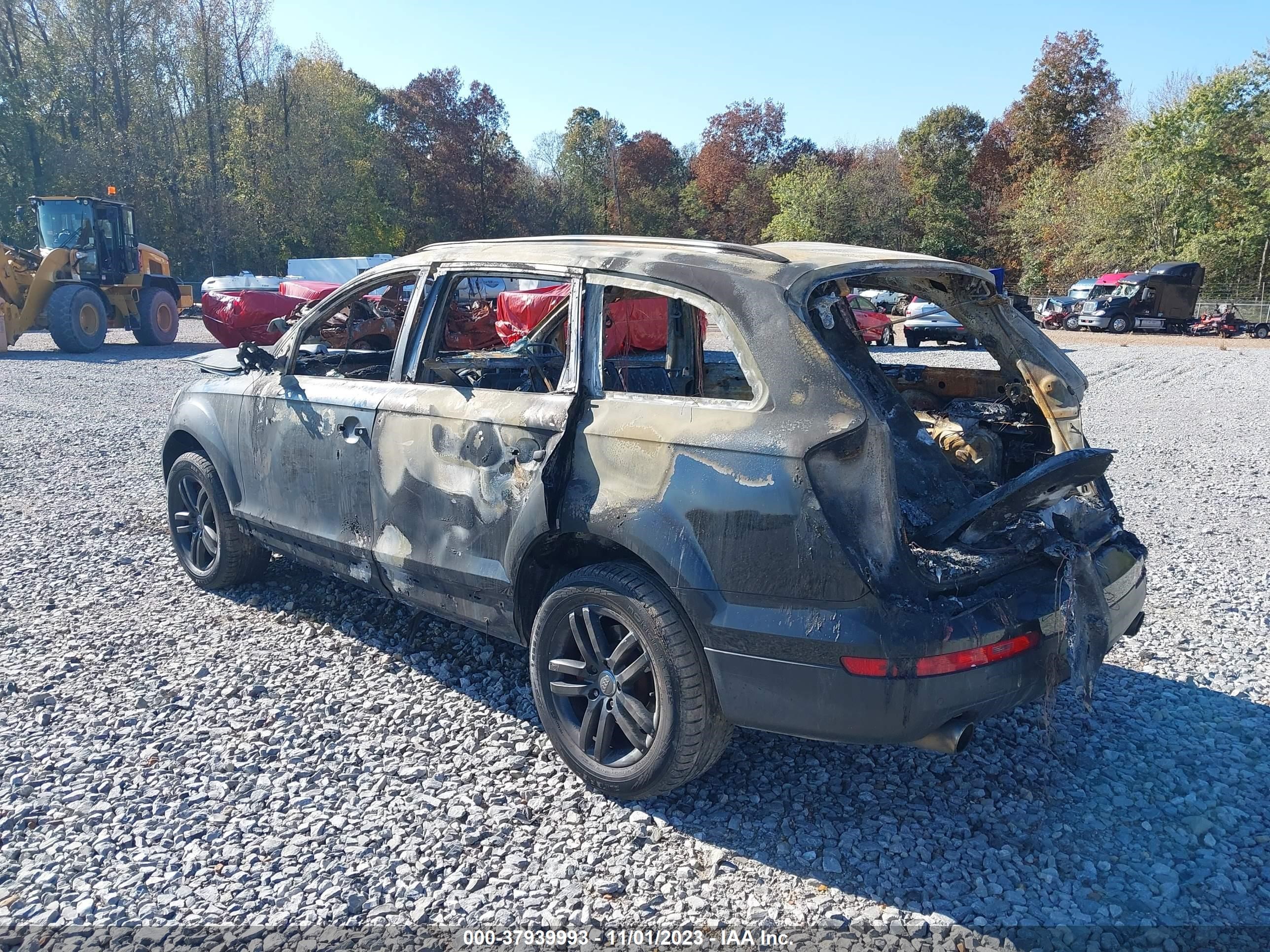 Photo 2 VIN: 1FTEX1C82FFD01299 - AUDI Q7 