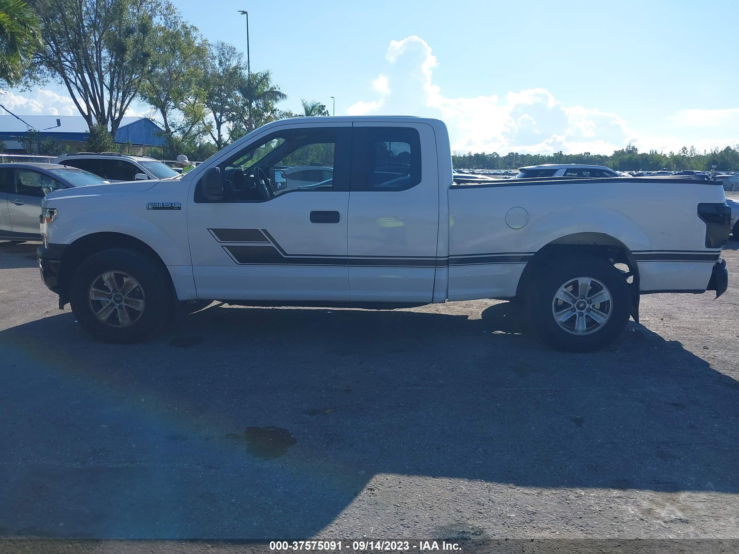 Photo 13 VIN: 1FTEX1CB3JKF06061 - FORD F-150 