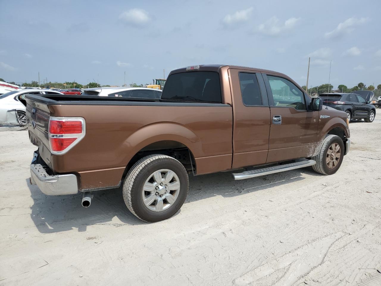 Photo 2 VIN: 1FTEX1CM4BFA79257 - FORD F-150 