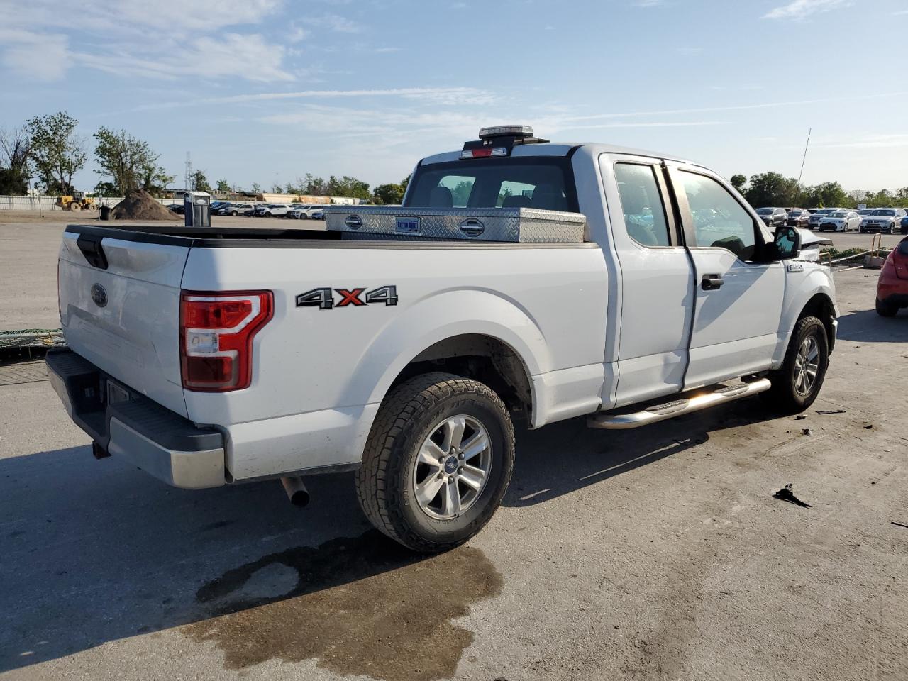 Photo 2 VIN: 1FTEX1EB1JFC77014 - FORD F-150 