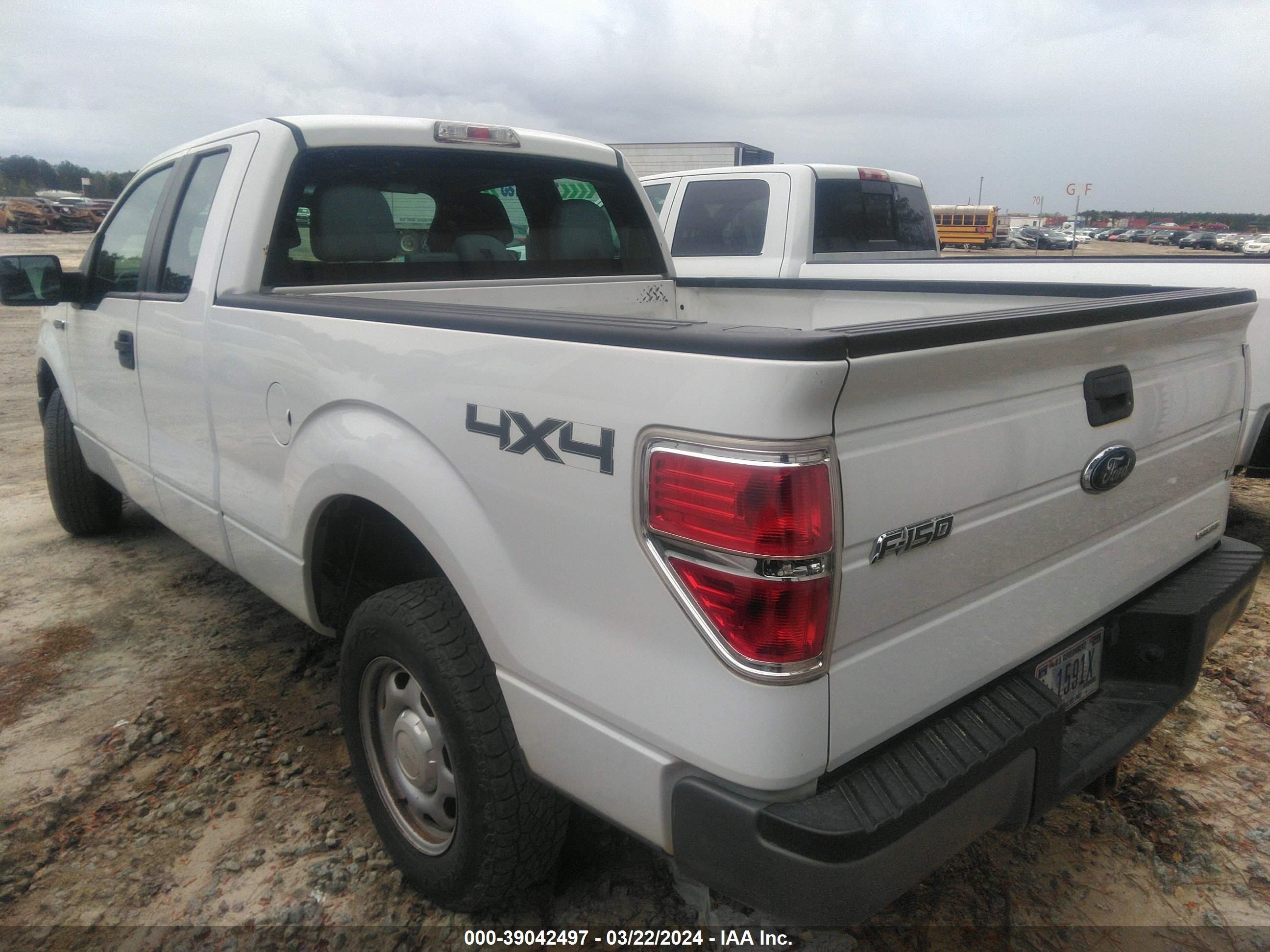 Photo 2 VIN: 1FTEX1EM8EFB87138 - FORD F-150 