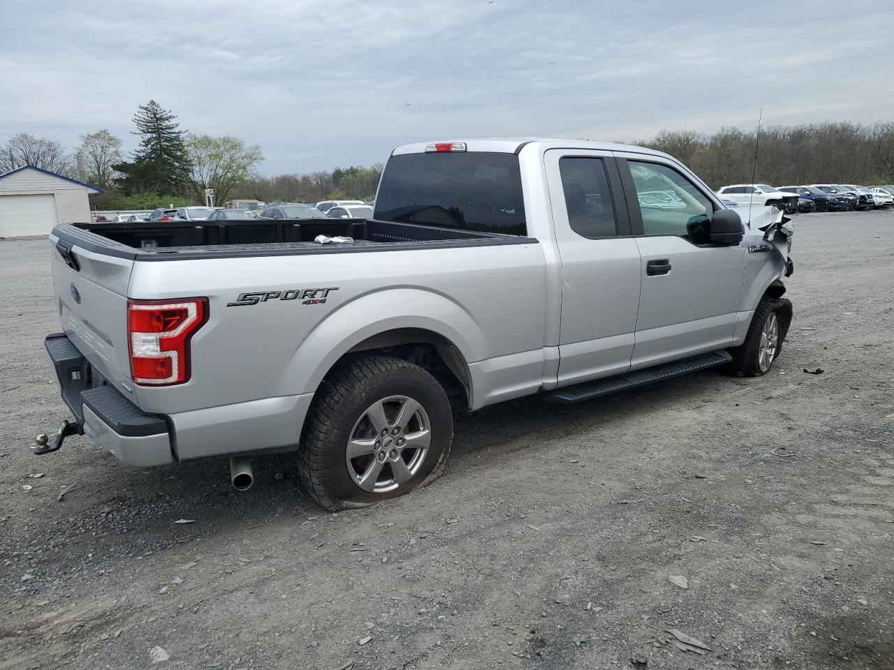 Photo 2 VIN: 1FTEX1EP0JFD40387 - FORD F-150 