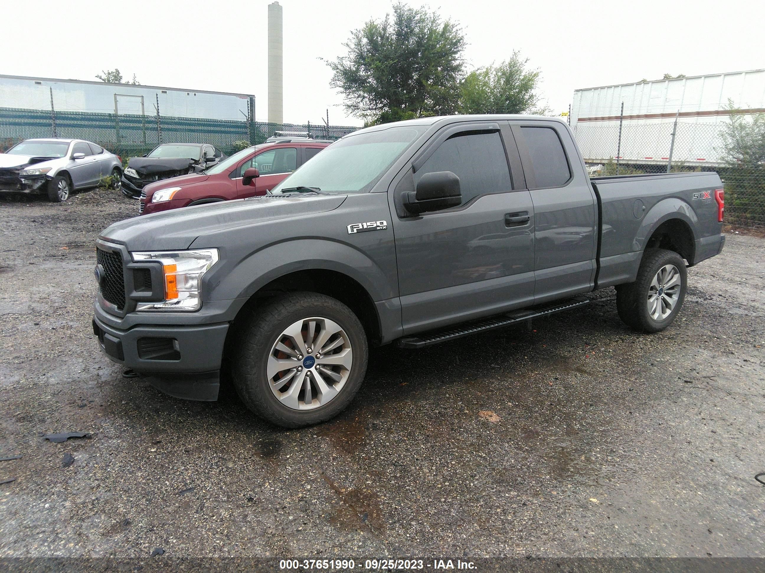 Photo 1 VIN: 1FTEX1EP8JFE40639 - FORD F-150 