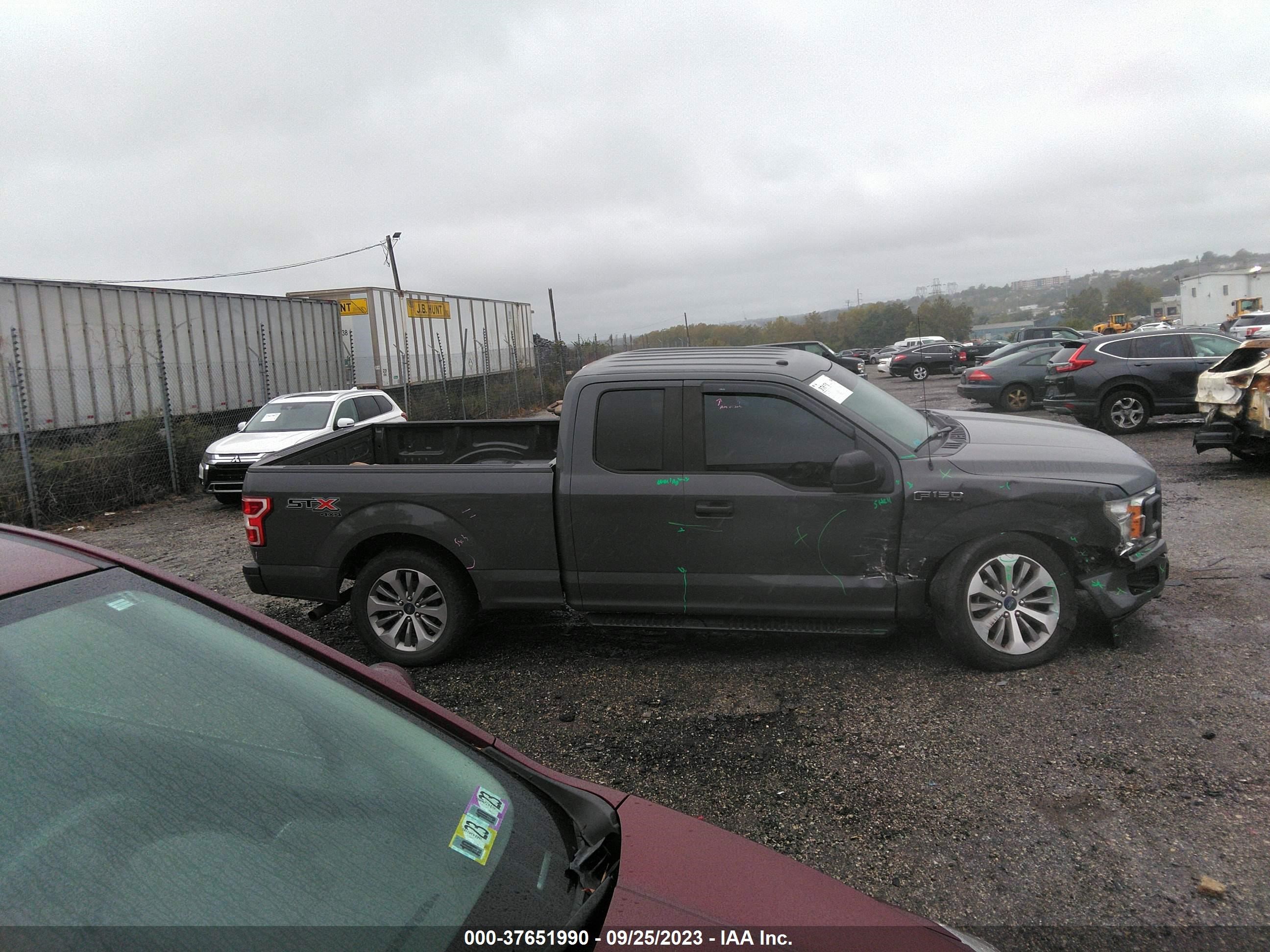 Photo 13 VIN: 1FTEX1EP8JFE40639 - FORD F-150 