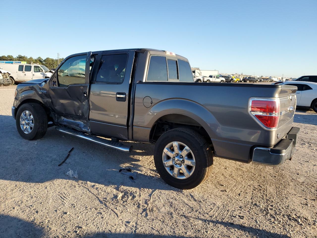 Photo 2 VIN: 1FTFW1CF1DKF46881 - FORD F-150 