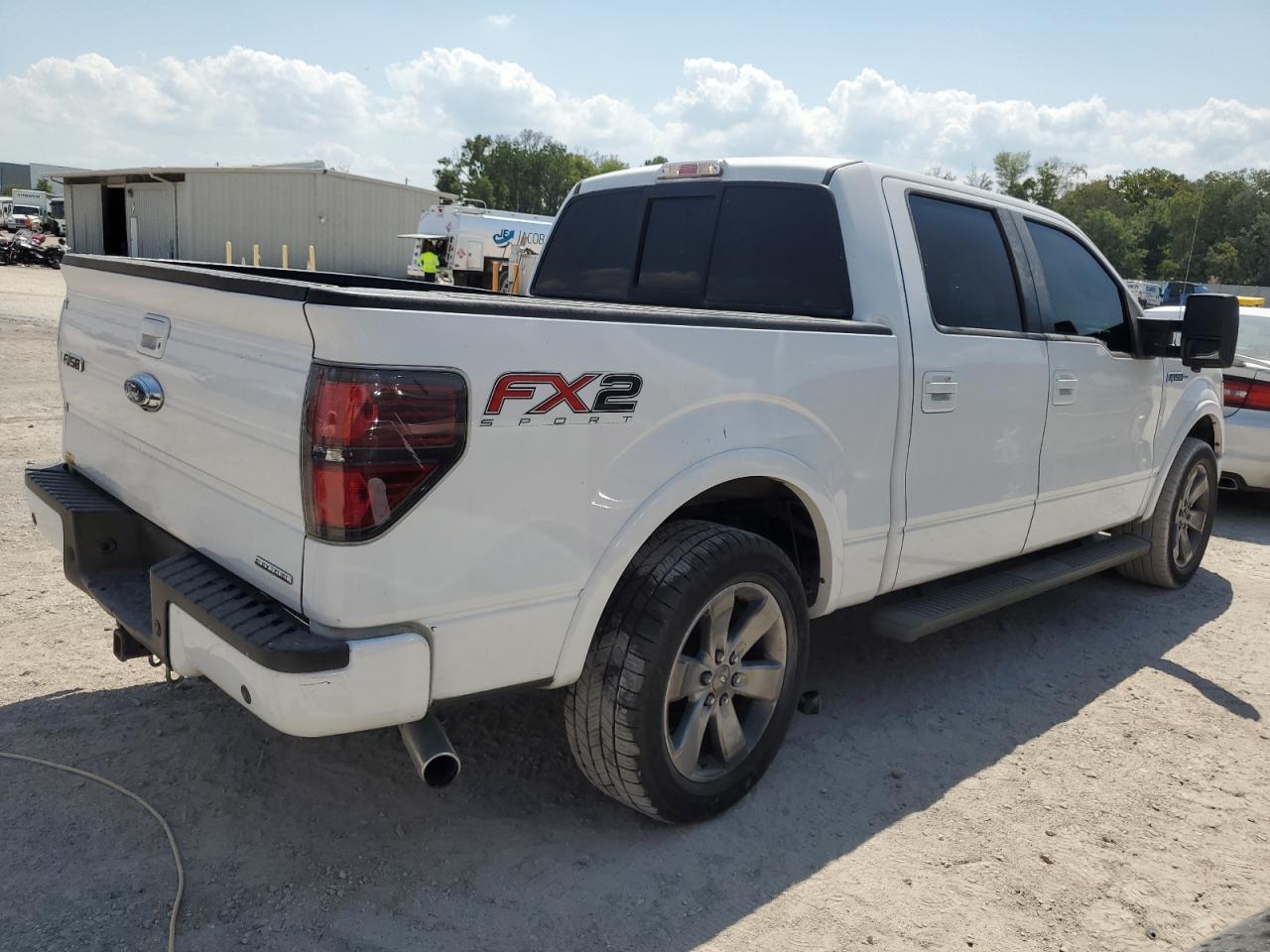 Photo 2 VIN: 1FTFW1CF2CFC23933 - FORD F-150 