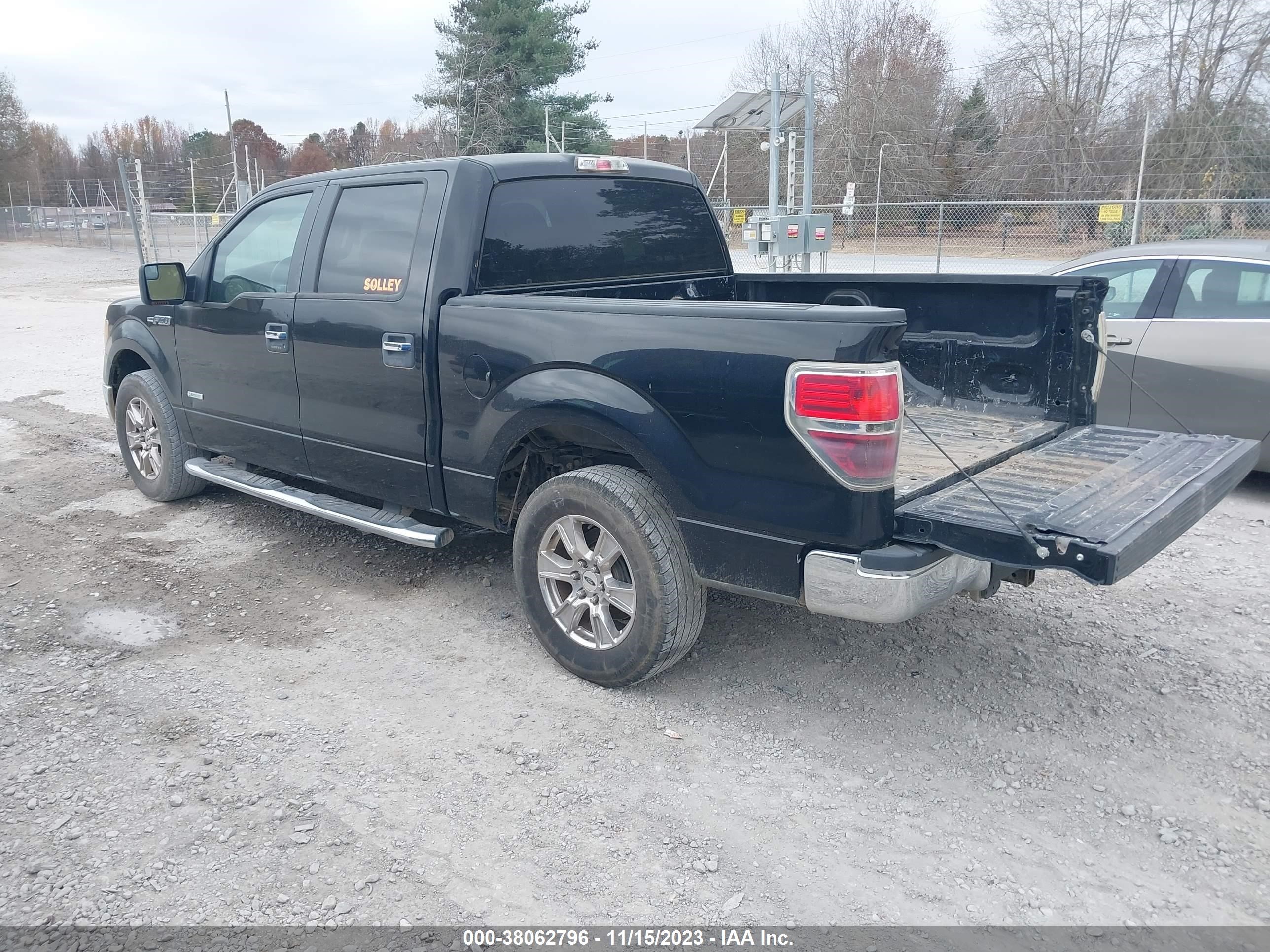 Photo 2 VIN: 1FTFW1CT1CFC29650 - FORD F-150 