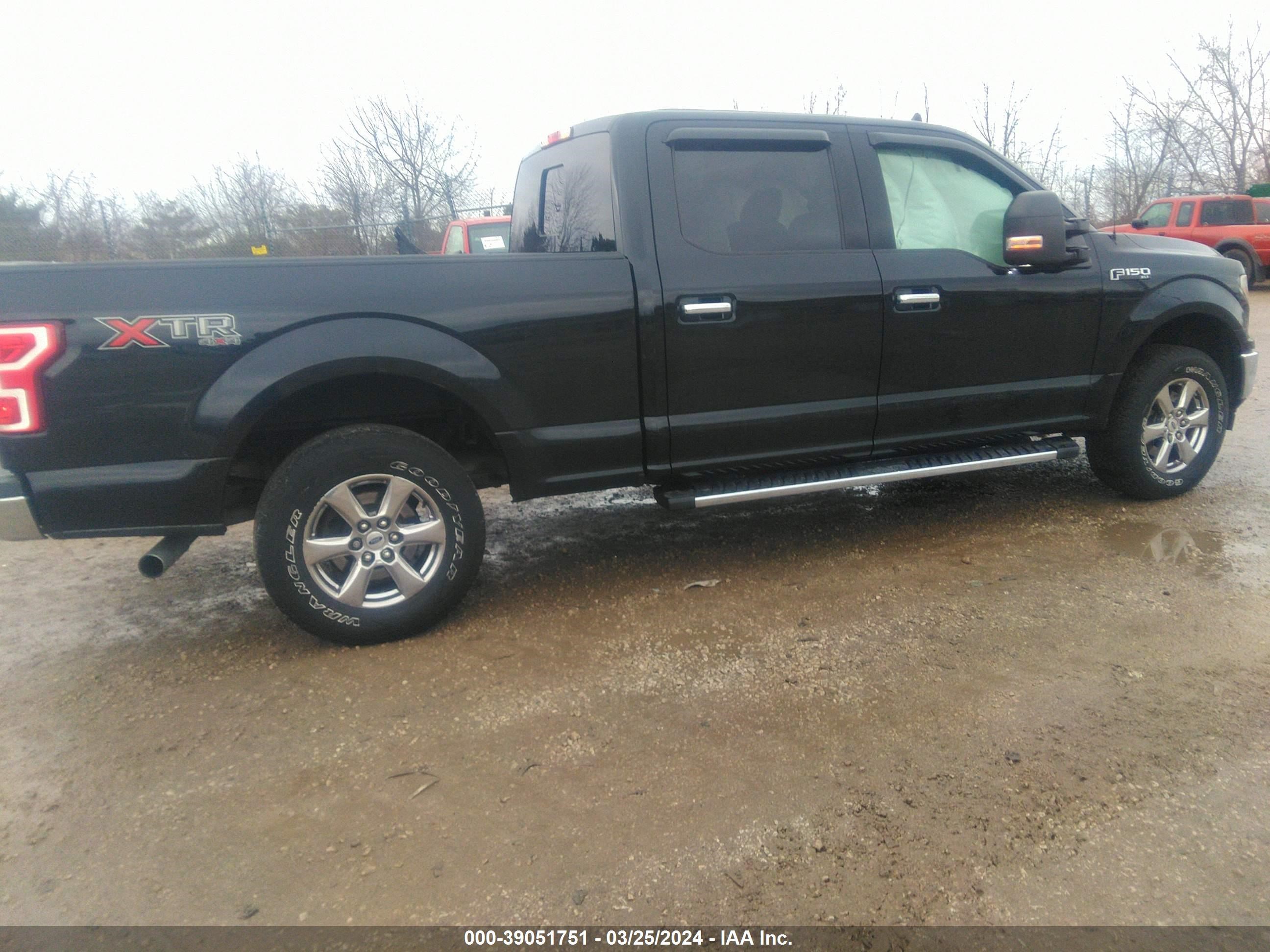 Photo 3 VIN: 1FTFW1E45KFC58458 - FORD F-150 