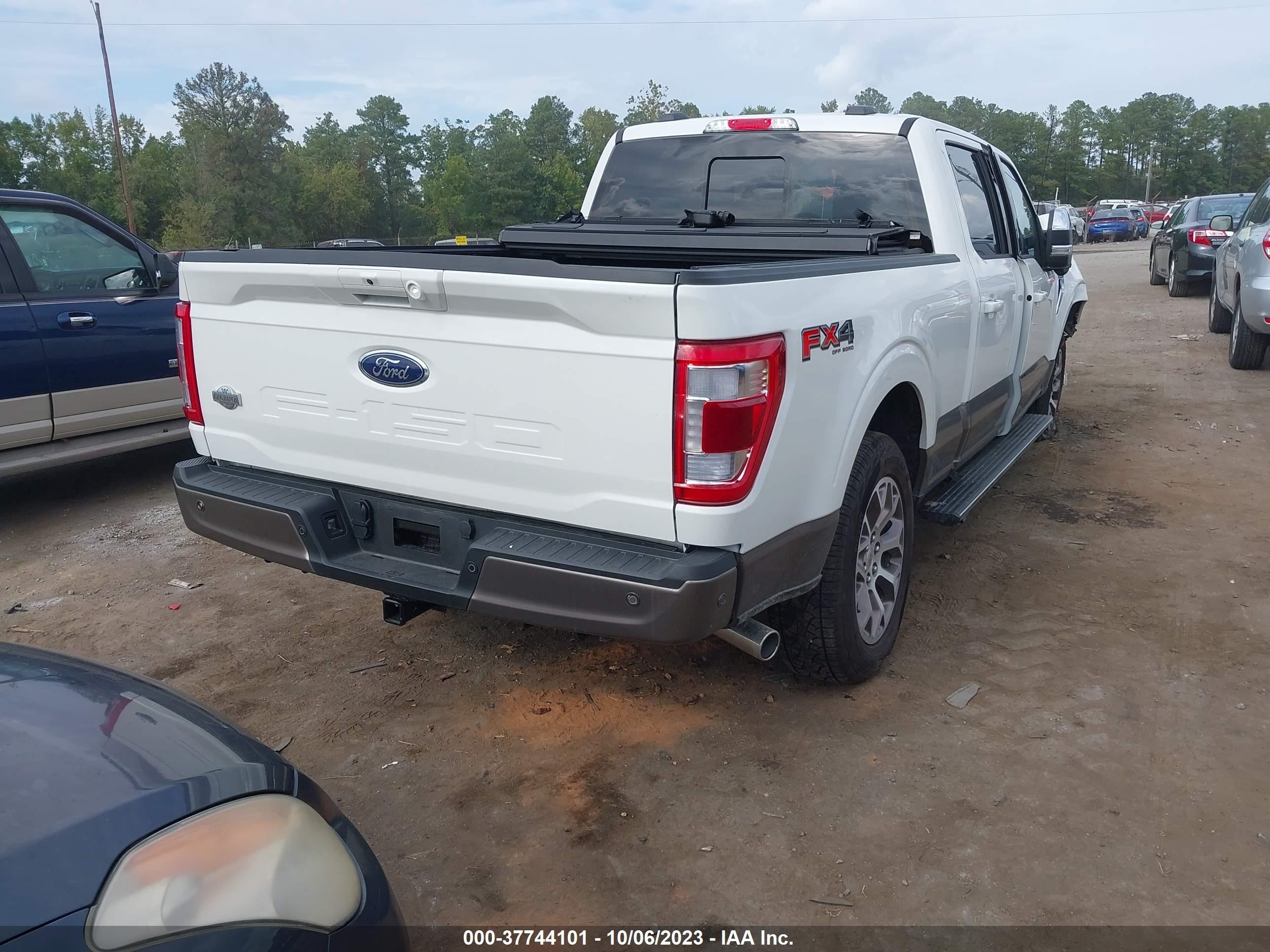 Photo 3 VIN: 1FTFW1E50PFB42147 - FORD F-150 