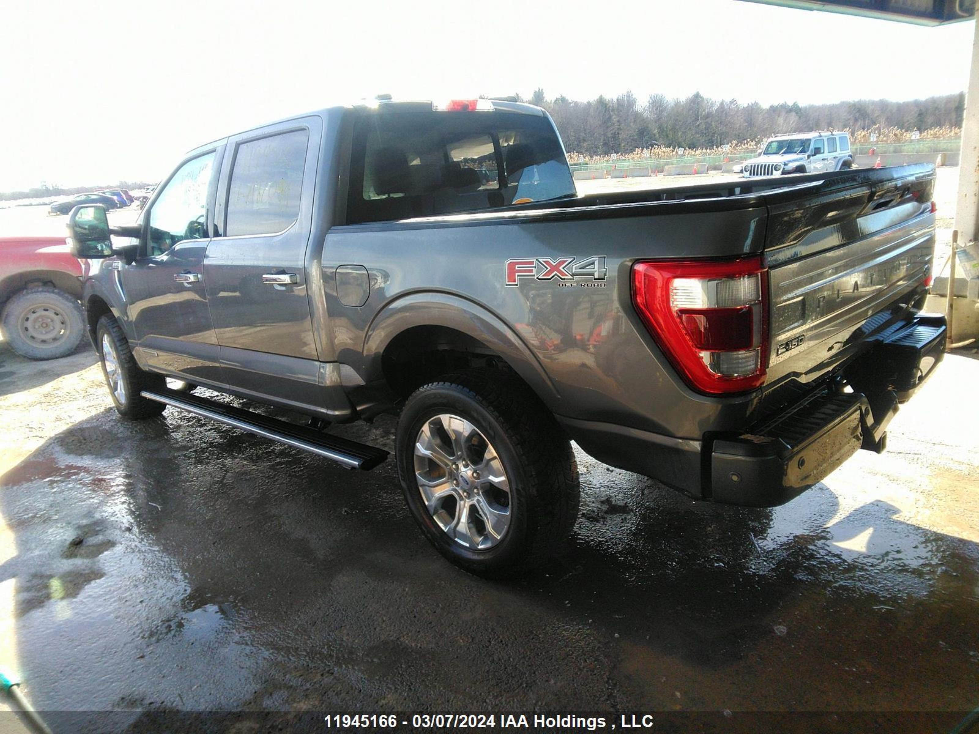 Photo 2 VIN: 1FTFW1ED4NFA82099 - FORD F-150 