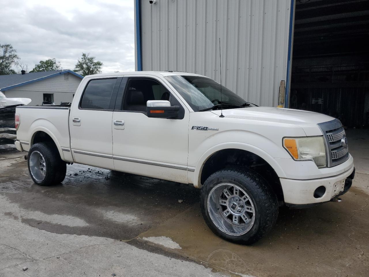 Photo 3 VIN: 1FTFW1EF3BFA06869 - FORD F-150 