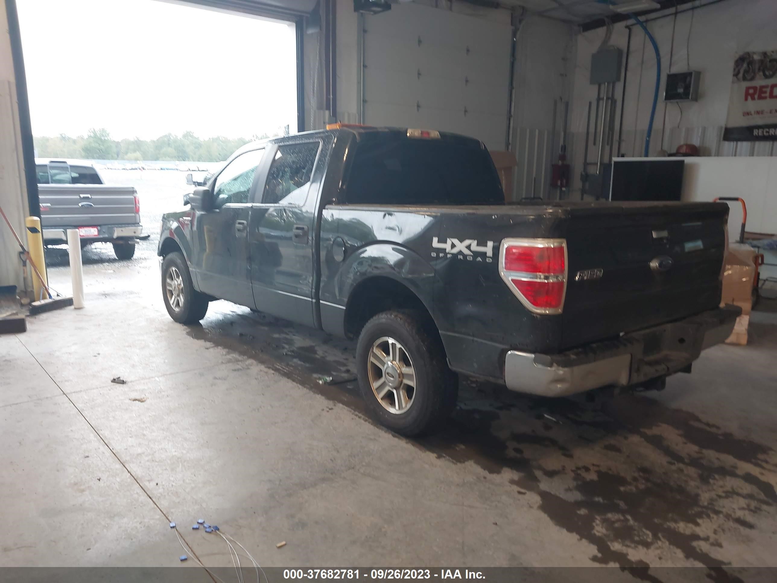 Photo 2 VIN: 1FTFW1EF9CFA64437 - FORD F-150 