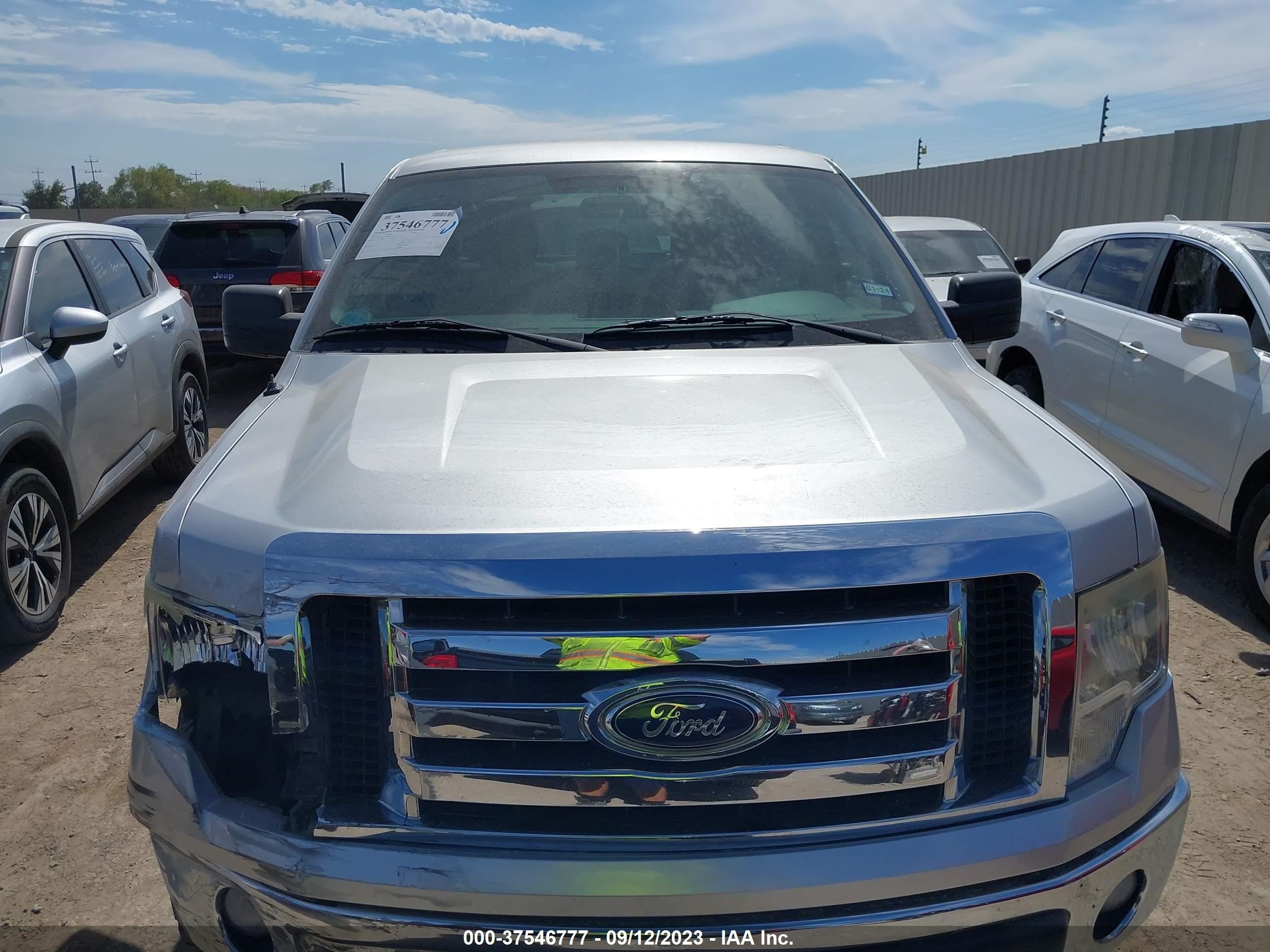 Photo 11 VIN: 1FTFW1EF9CFB94217 - FORD F-150 