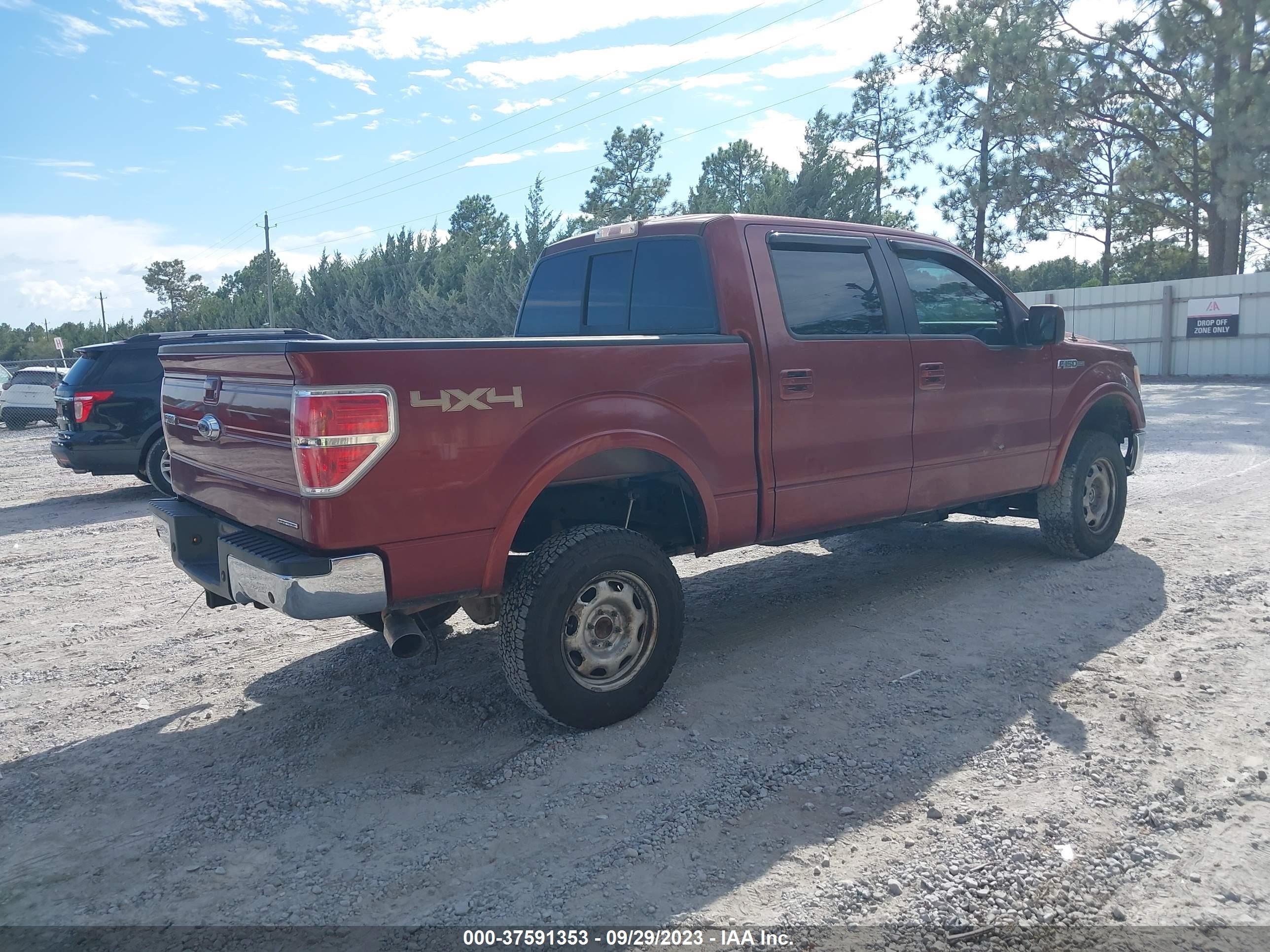 Photo 3 VIN: 1FTFW1EF9EKD31831 - FORD F-150 