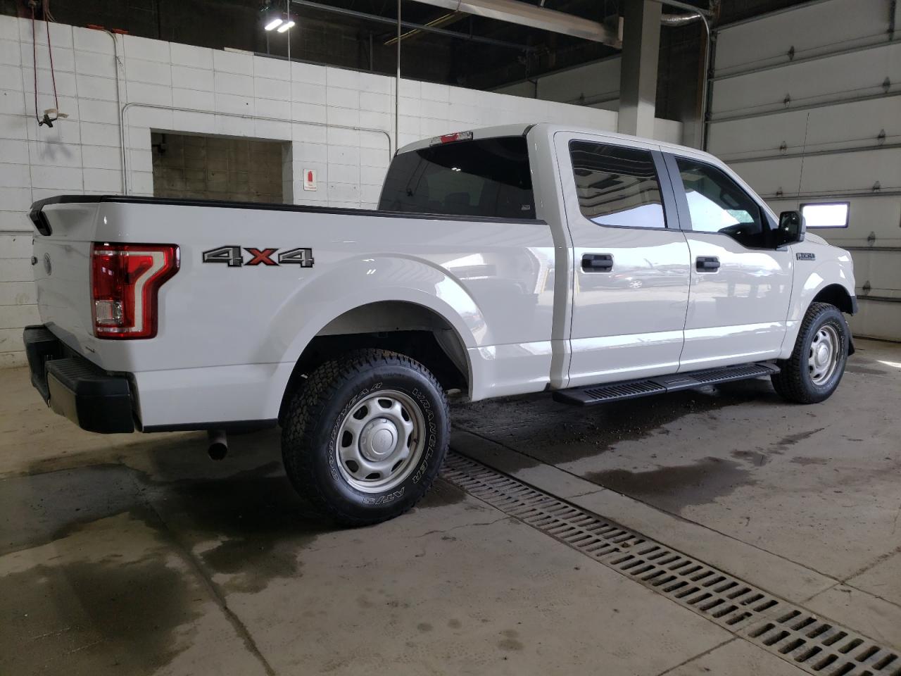 Photo 2 VIN: 1FTFW1EFXFFC31182 - FORD F-150 