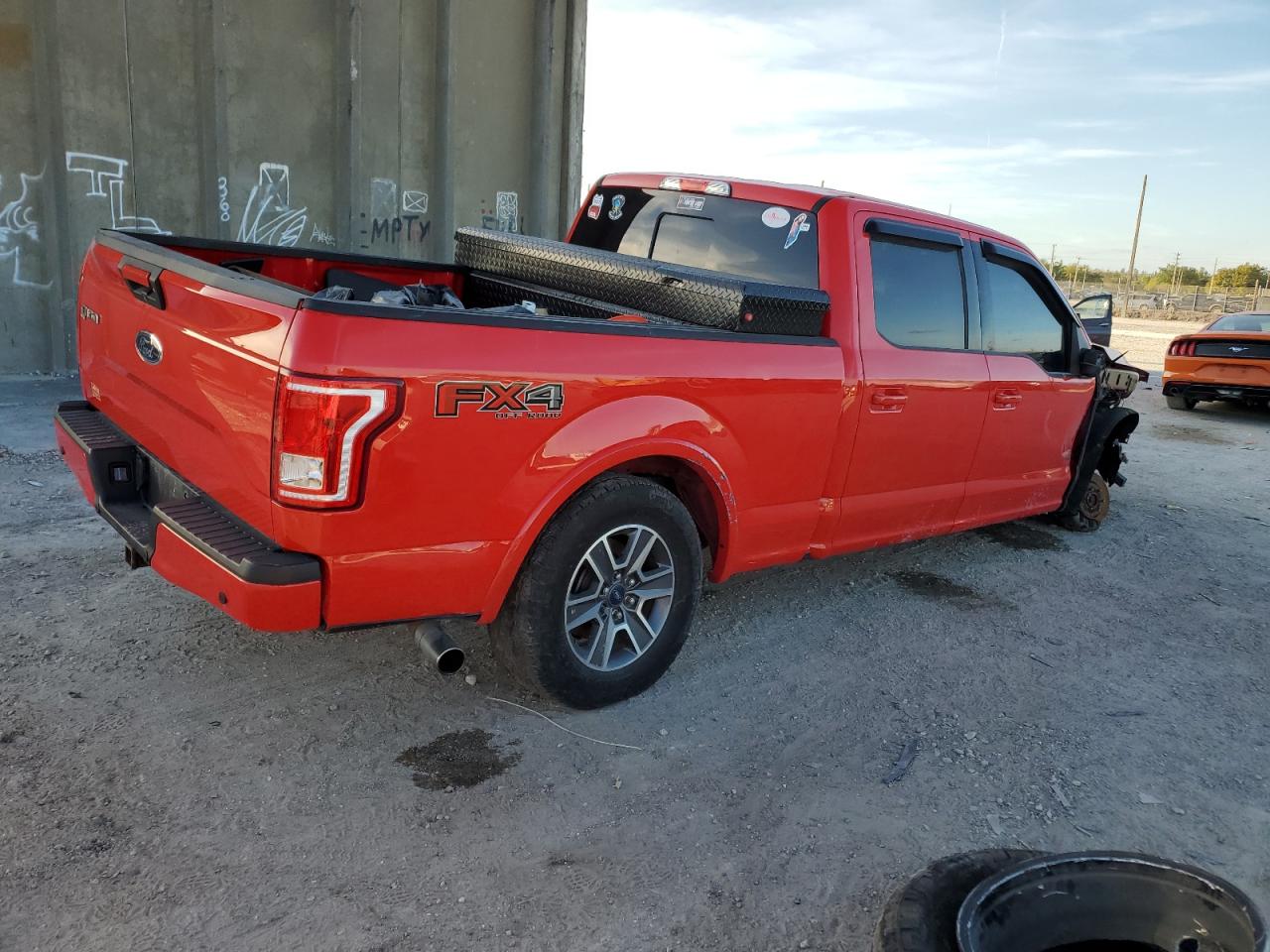 Photo 2 VIN: 1FTFW1EG0HKD04143 - FORD F-150 