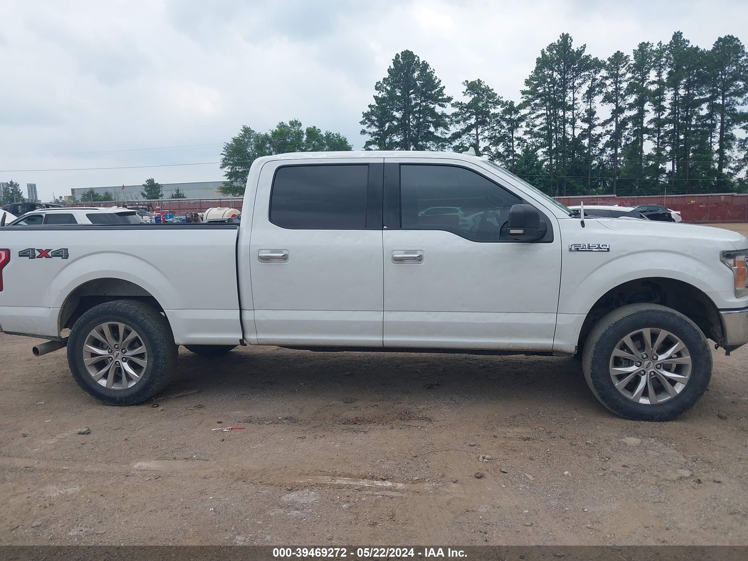 Photo 12 VIN: 1FTFW1EG6JFB55834 - FORD F-150 