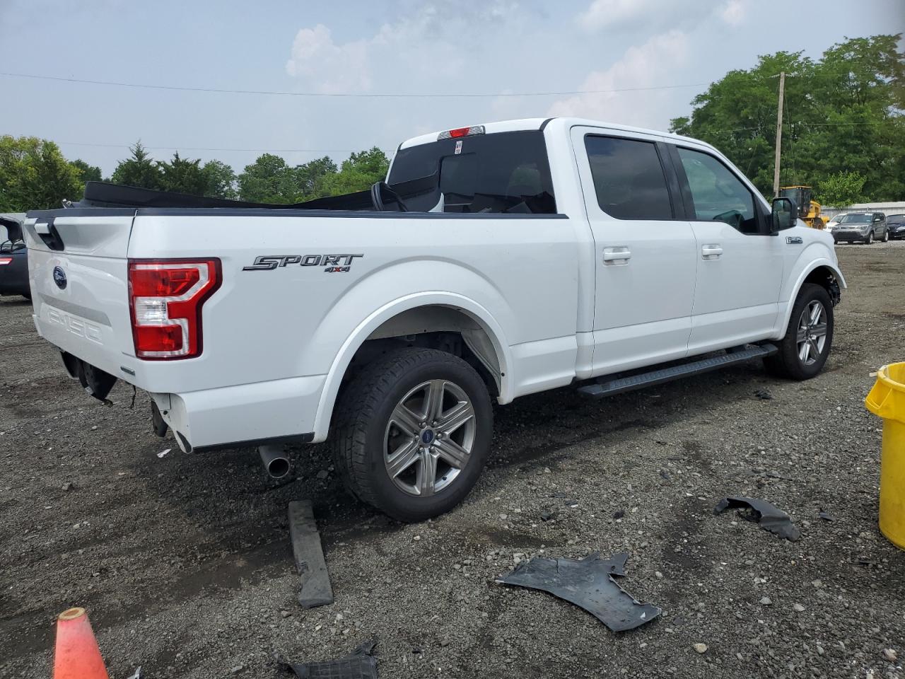 Photo 2 VIN: 1FTFW1EG9JFB00634 - FORD F-150 