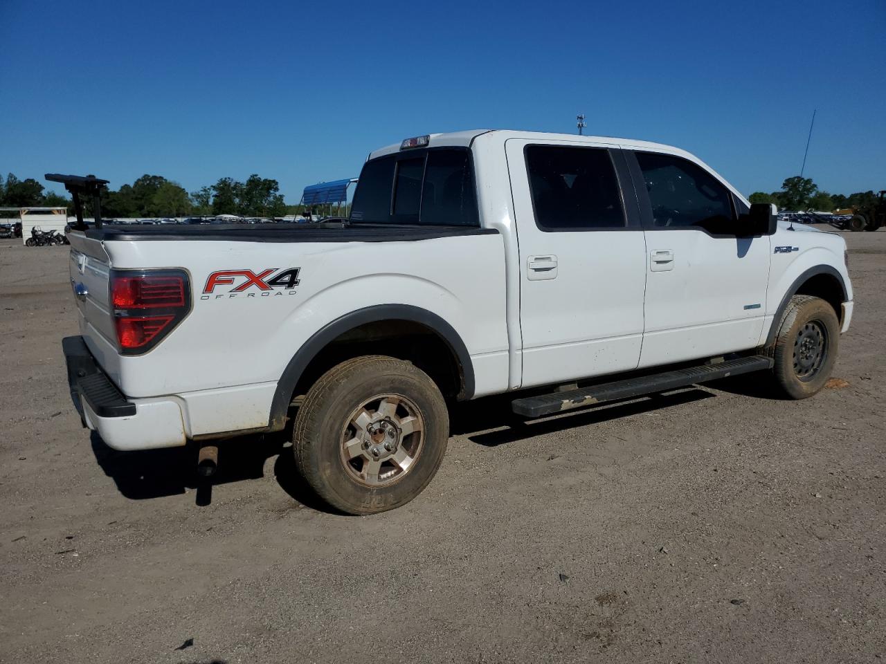 Photo 2 VIN: 1FTFW1ET1DKE50977 - FORD F-150 