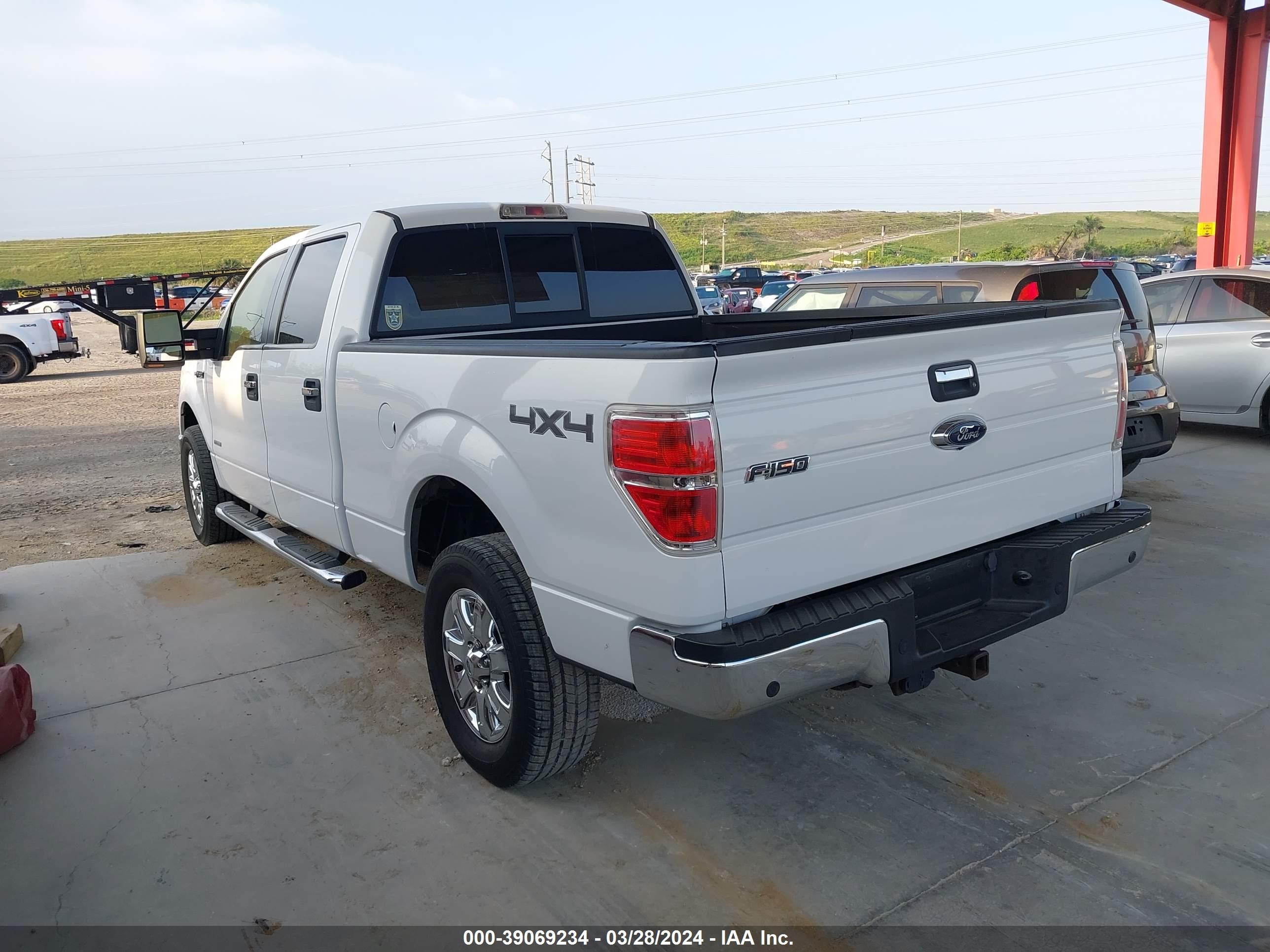 Photo 2 VIN: 1FTFW1ET6EKD24244 - FORD F-150 