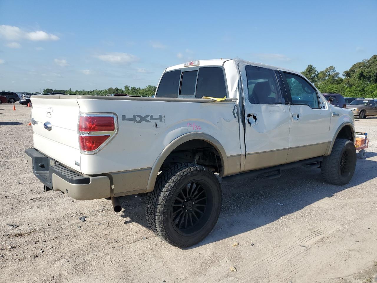 Photo 2 VIN: 1FTFW1EV6AKE73636 - FORD F-150 