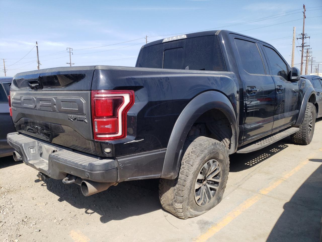 Photo 3 VIN: 1FTFW1RG3KFA14814 - FORD F-150 