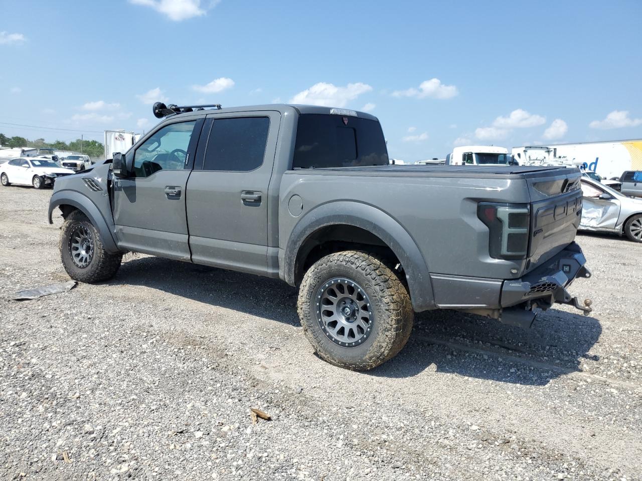 Photo 1 VIN: 1FTFW1RG4JFB27136 - FORD F-150 