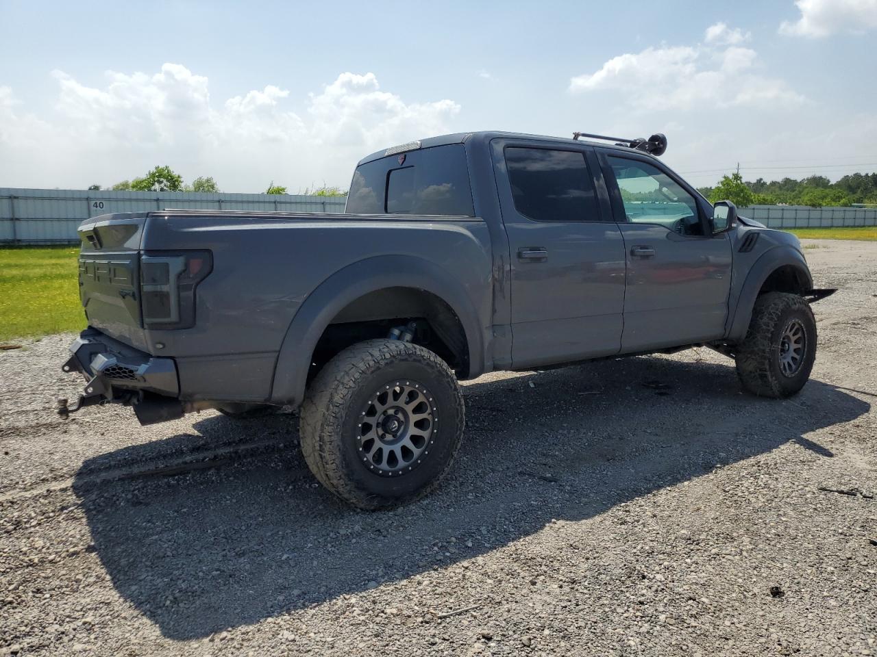 Photo 2 VIN: 1FTFW1RG4JFB27136 - FORD F-150 